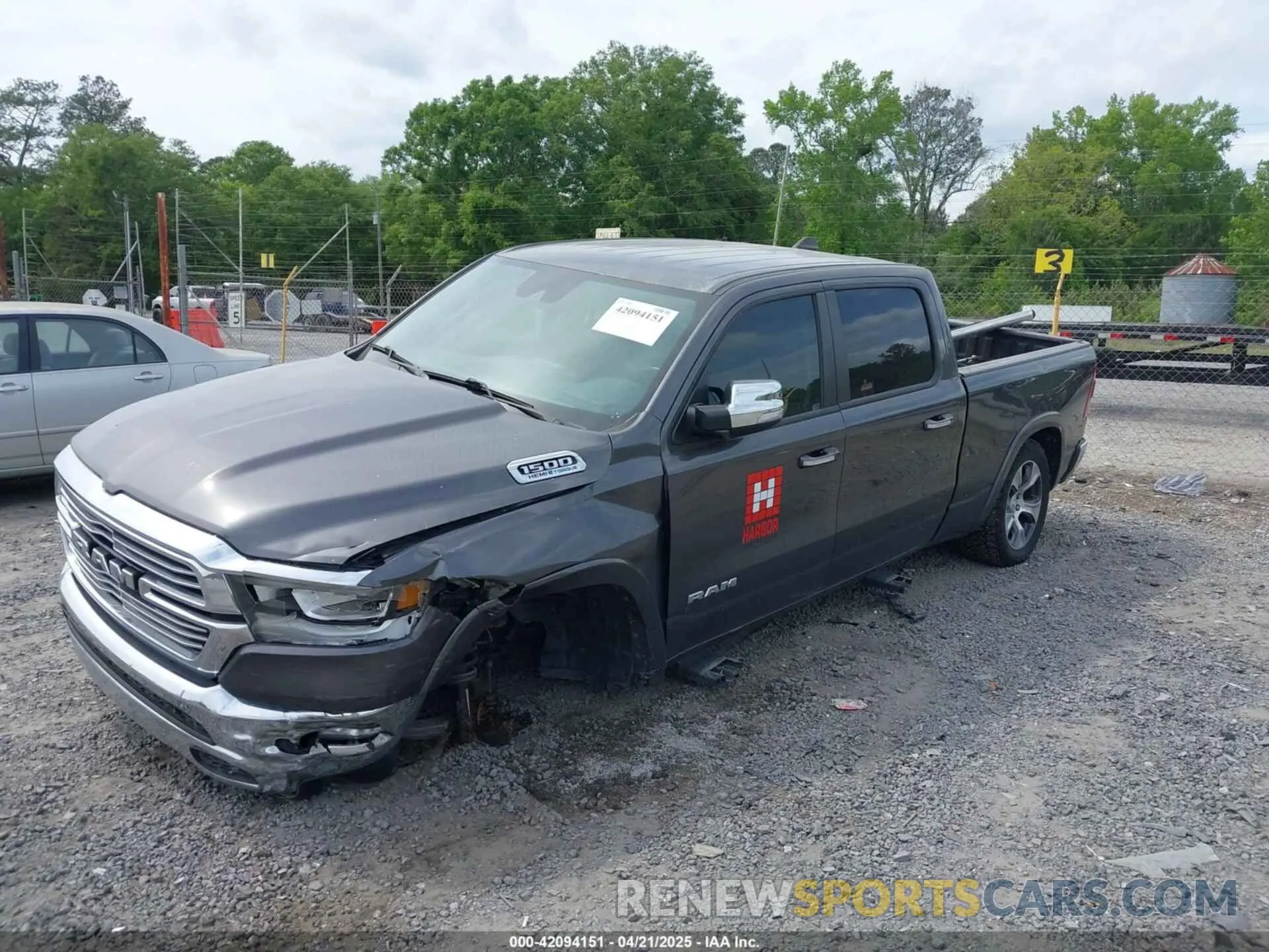 2 Photograph of a damaged car 1C6RRERTXNN442728 RAM 1500 2022