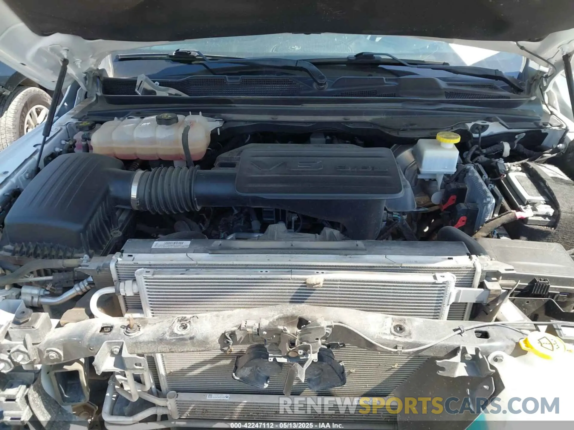 10 Photograph of a damaged car 1C6RRFBG0NN287478 RAM 1500 2022