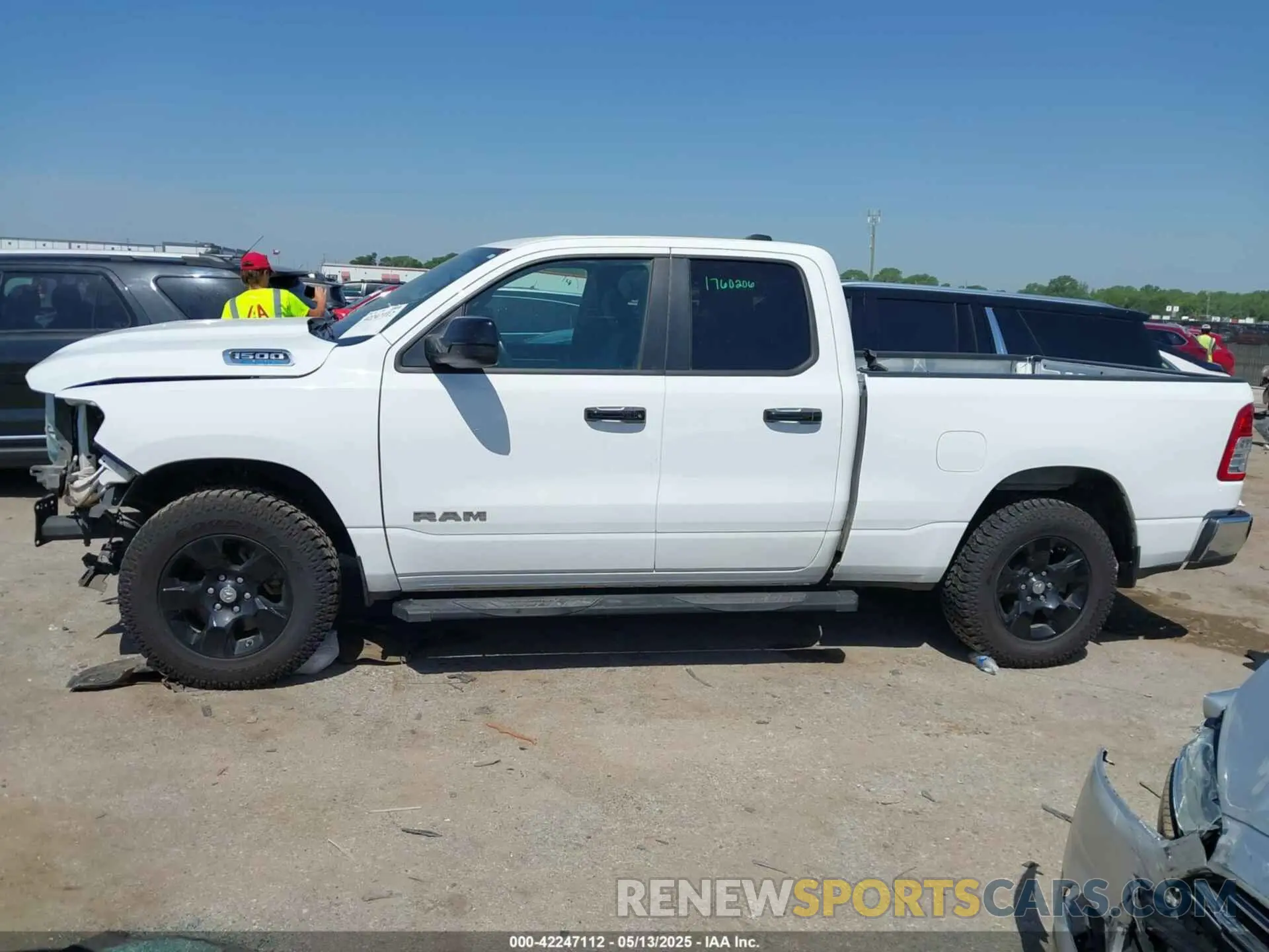 14 Photograph of a damaged car 1C6RRFBG0NN287478 RAM 1500 2022