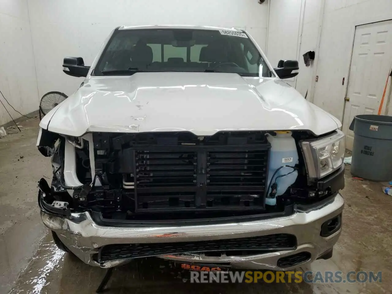 5 Photograph of a damaged car 1C6RRFBG6NN480475 RAM 1500 2022