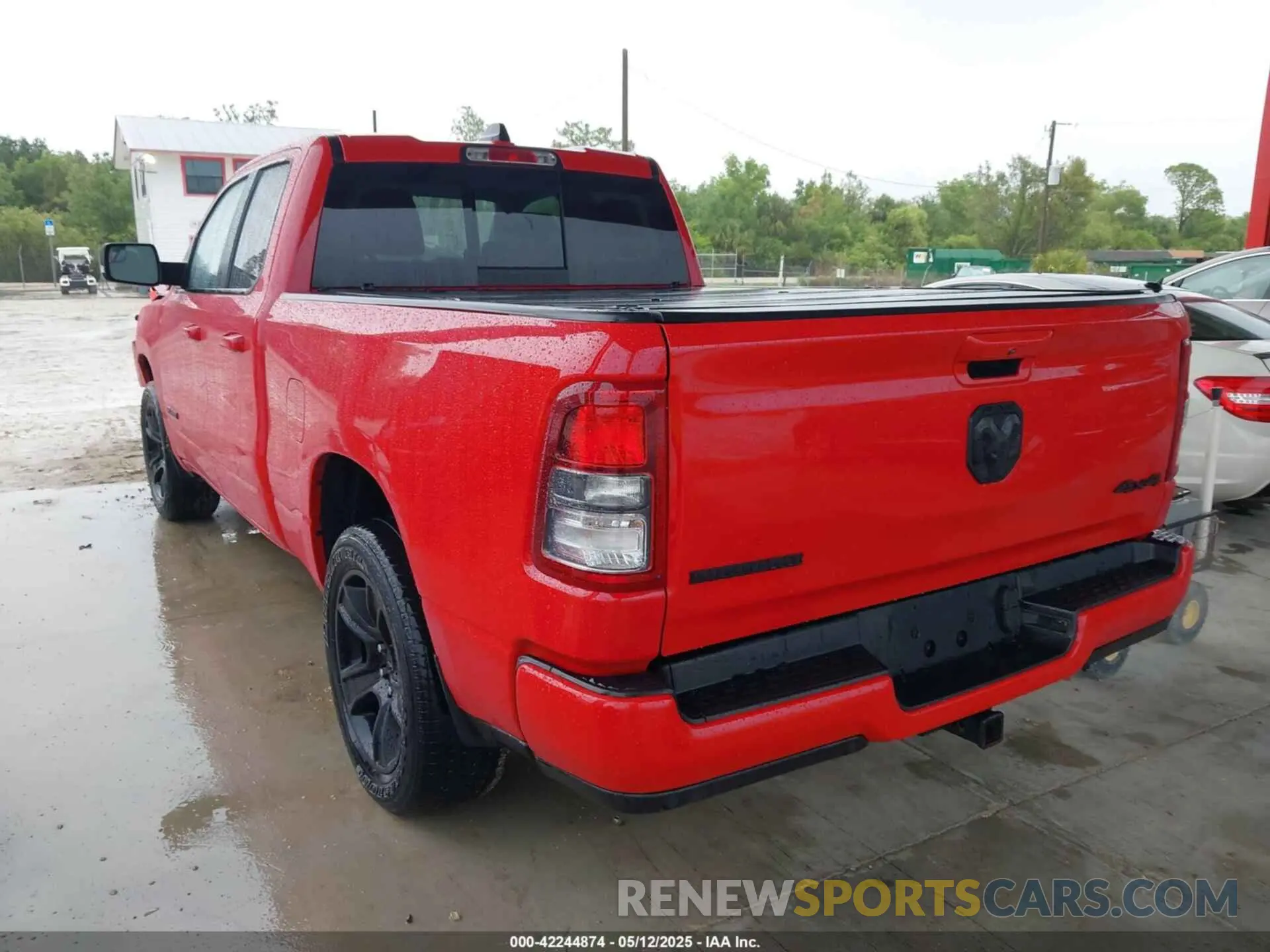 3 Photograph of a damaged car 1C6RRFBG7NN220702 RAM 1500 2022