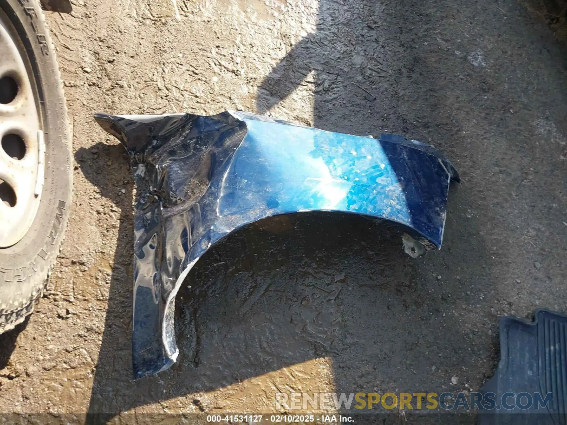 12 Photograph of a damaged car 1C6RRFBG7NN423072 RAM 1500 2022