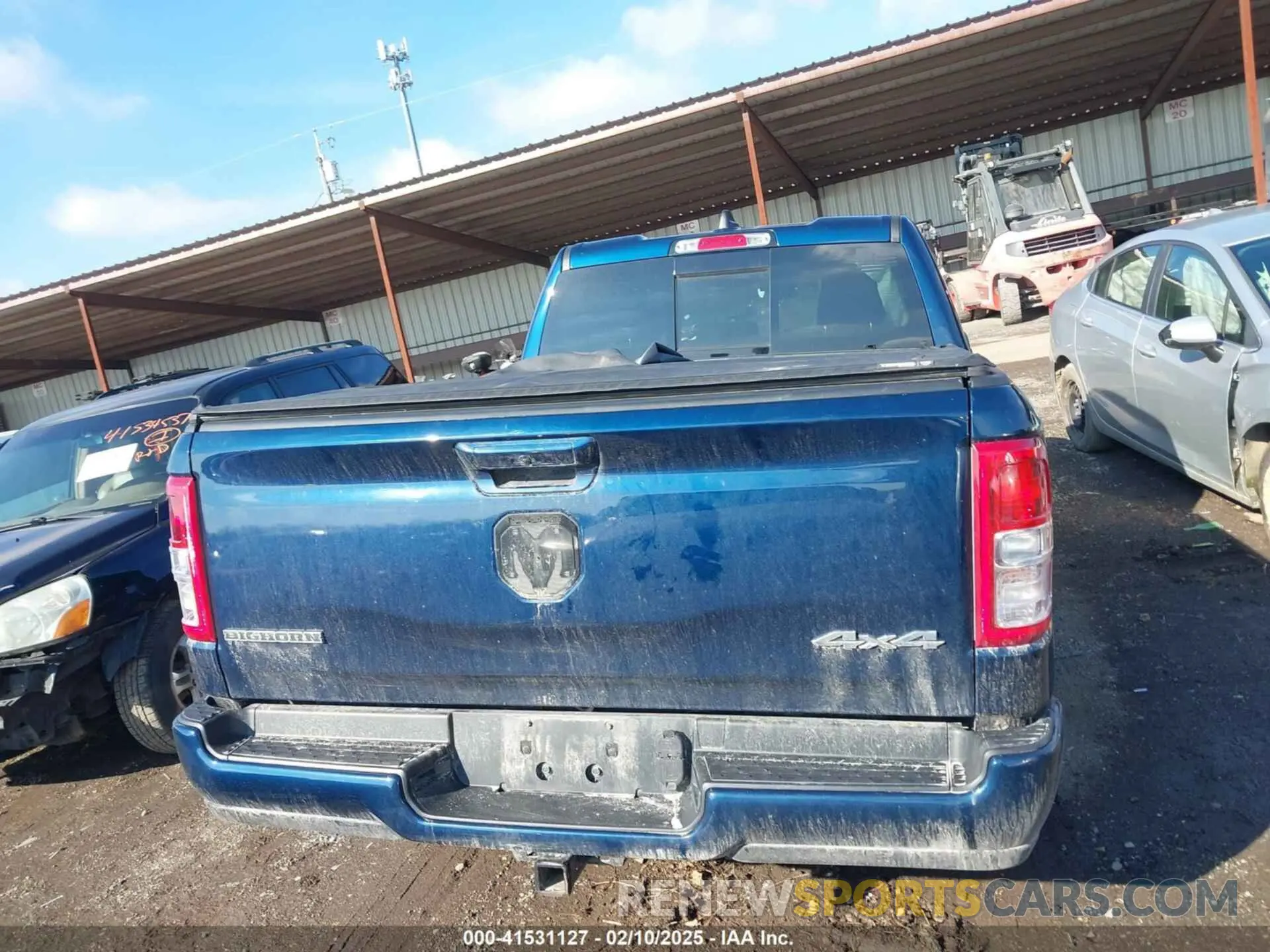 17 Photograph of a damaged car 1C6RRFBG7NN423072 RAM 1500 2022