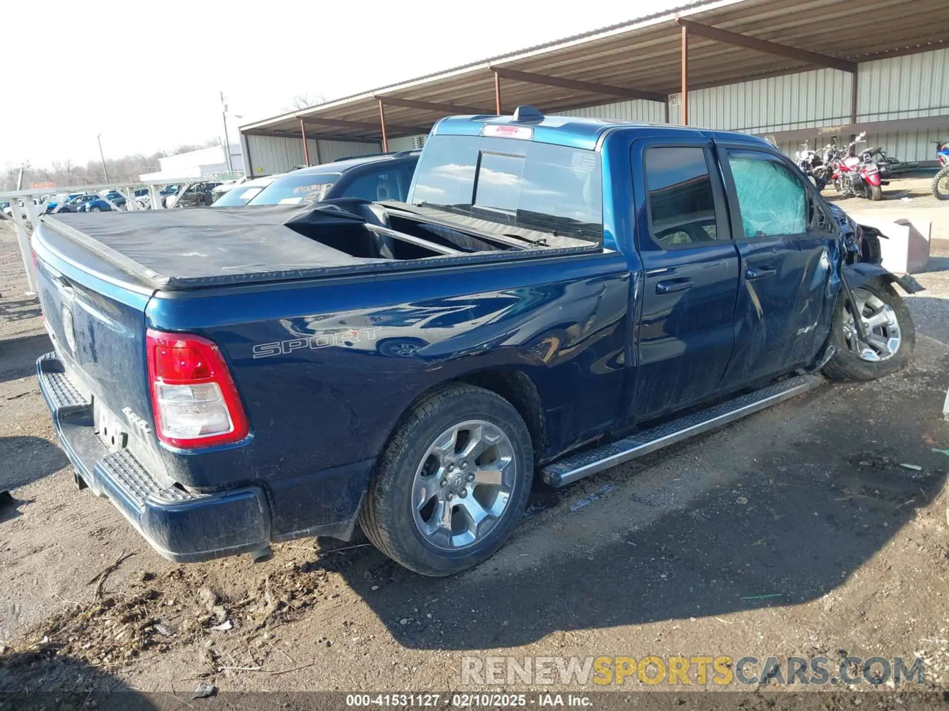 4 Photograph of a damaged car 1C6RRFBG7NN423072 RAM 1500 2022