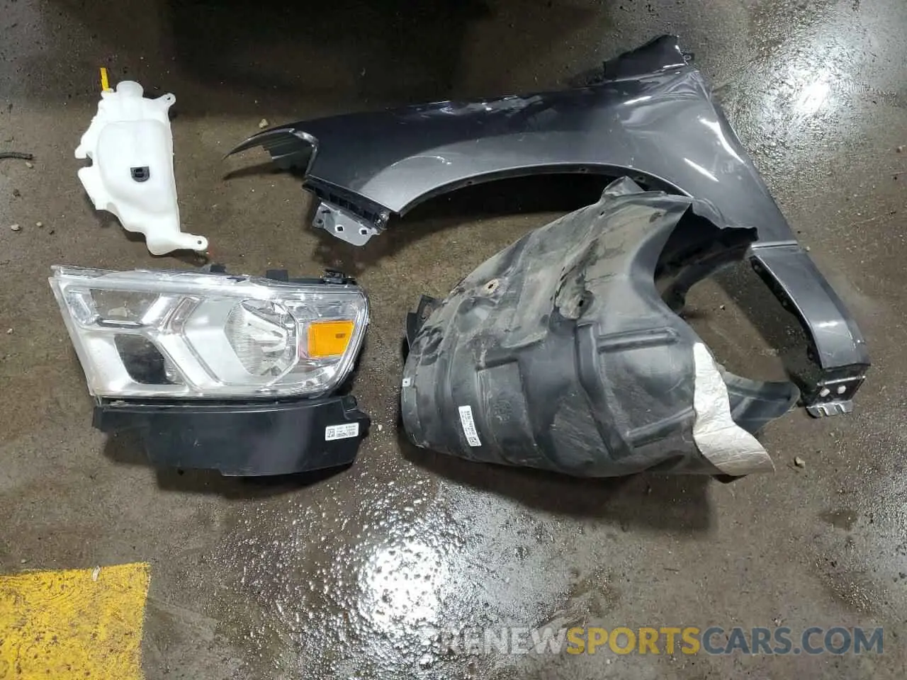 12 Photograph of a damaged car 1C6RRFBG8NN423503 RAM 1500 2022