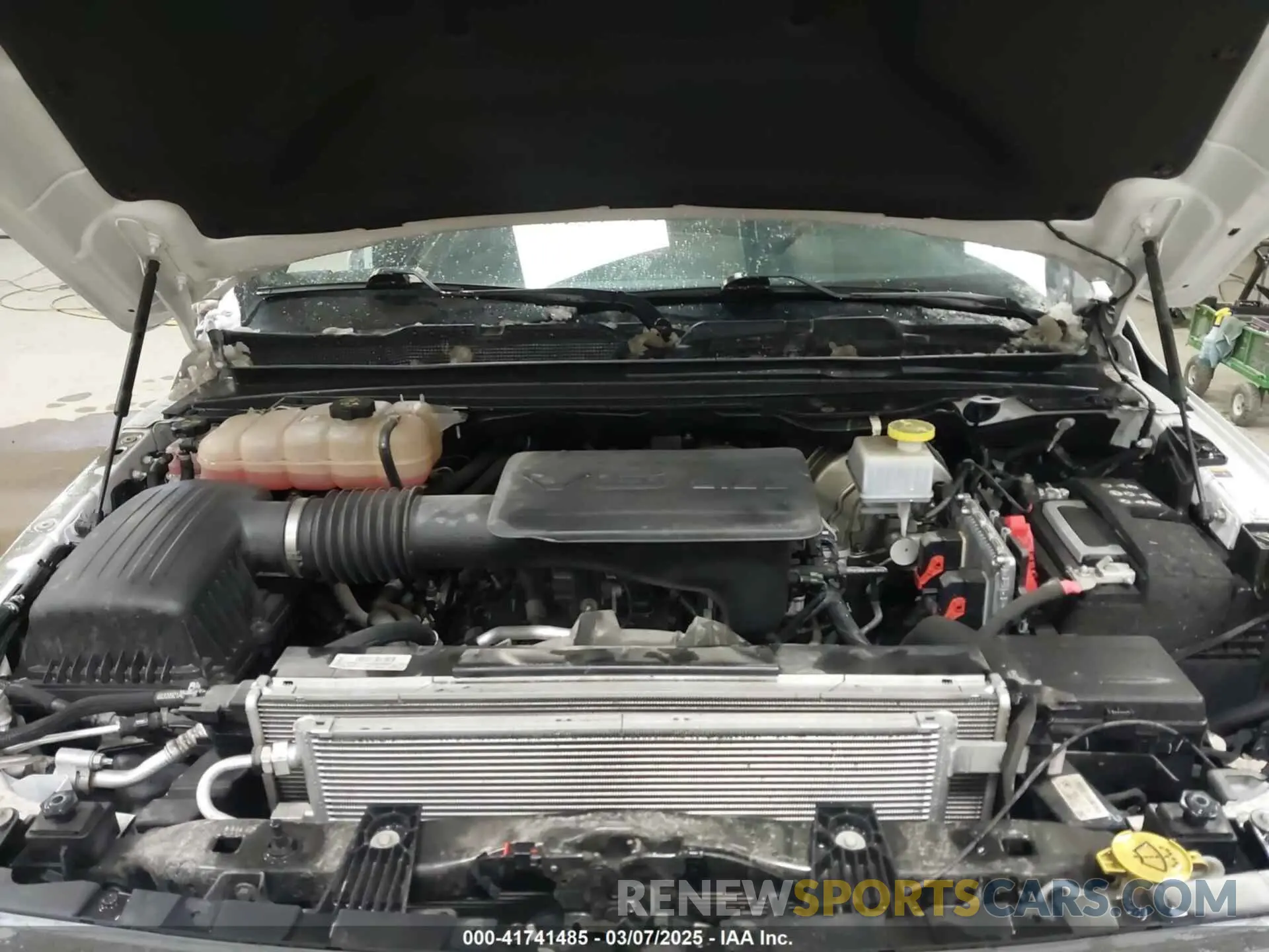 10 Photograph of a damaged car 1C6RRFBG9NN283560 RAM 1500 2022