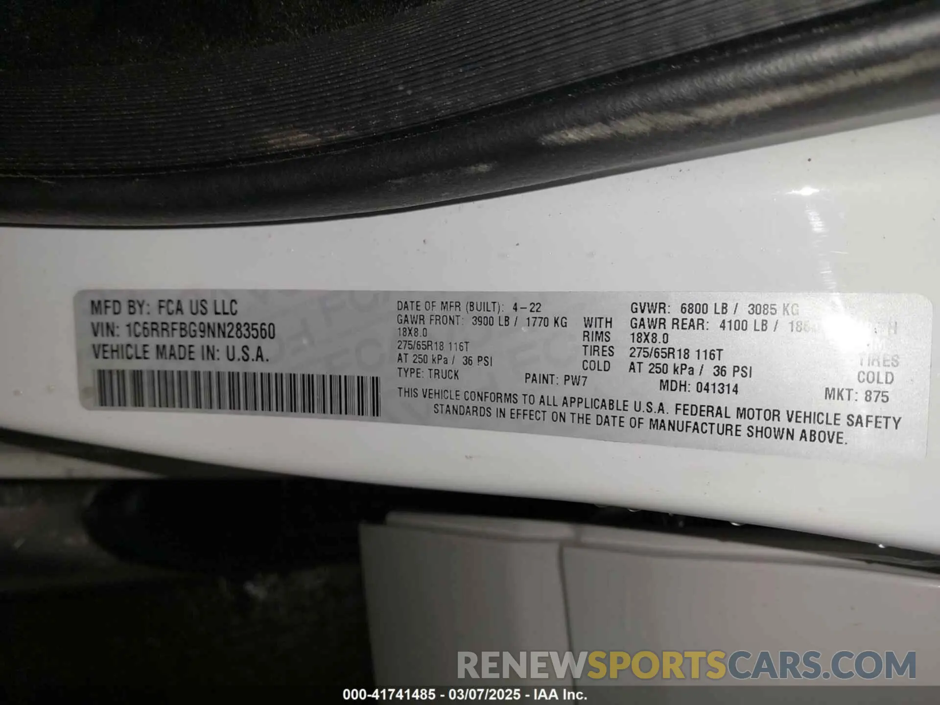 9 Photograph of a damaged car 1C6RRFBG9NN283560 RAM 1500 2022