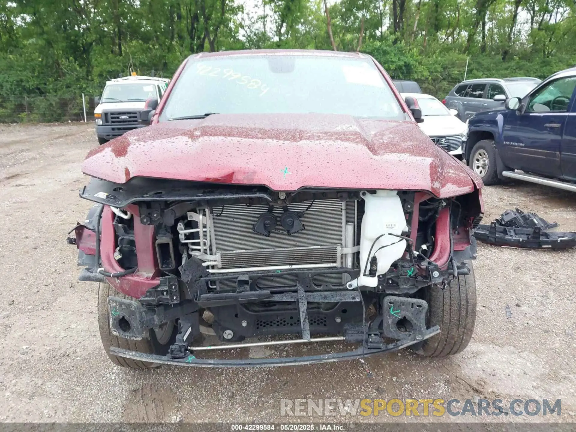 18 Photograph of a damaged car 1C6RRFFG0NN327925 RAM 1500 2022