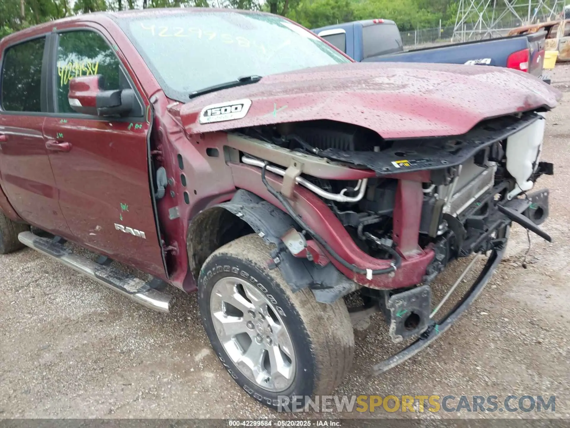 6 Photograph of a damaged car 1C6RRFFG0NN327925 RAM 1500 2022