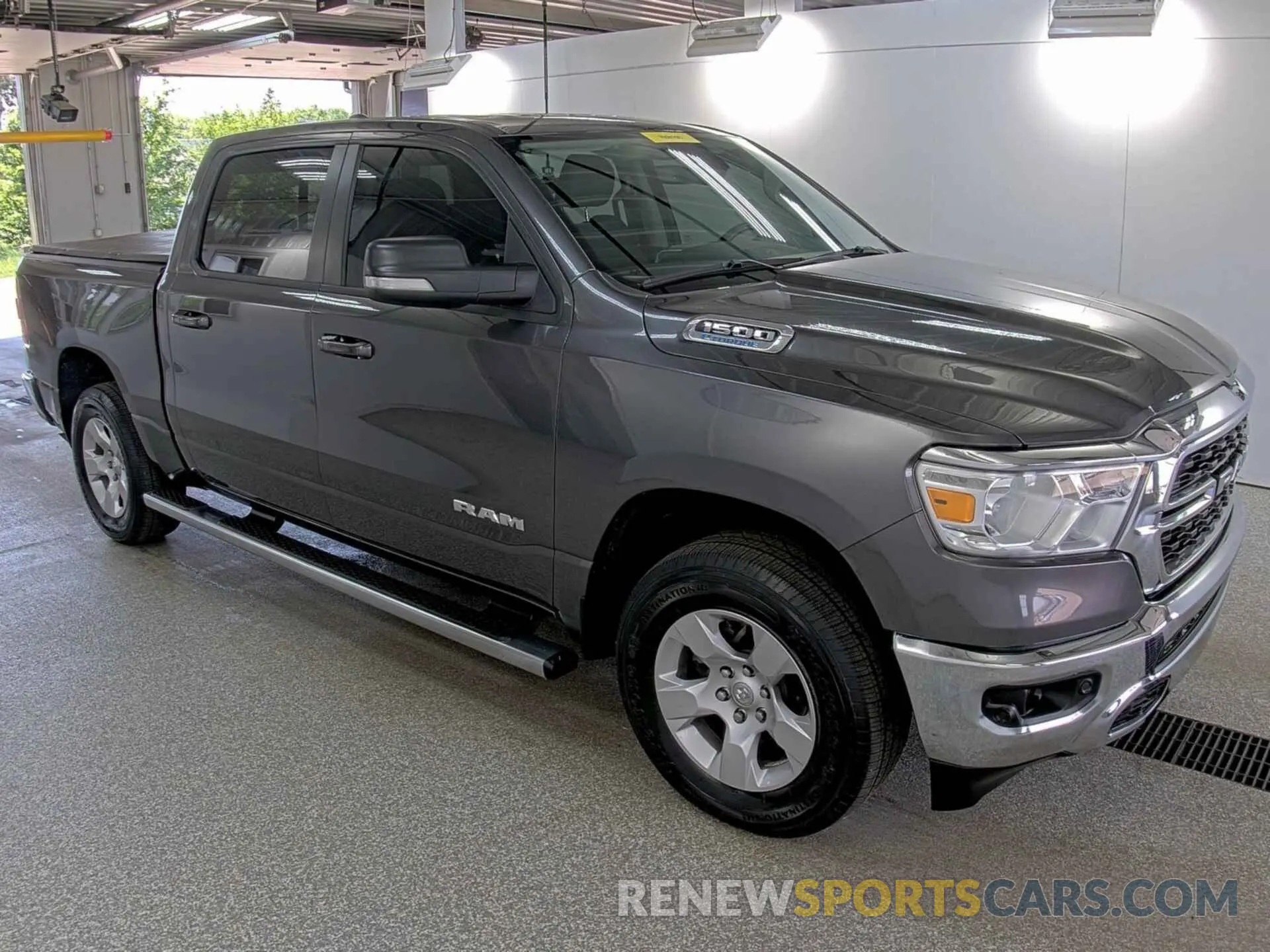 18 Photograph of a damaged car 1C6RRFFG1NN179039 RAM 1500 2022