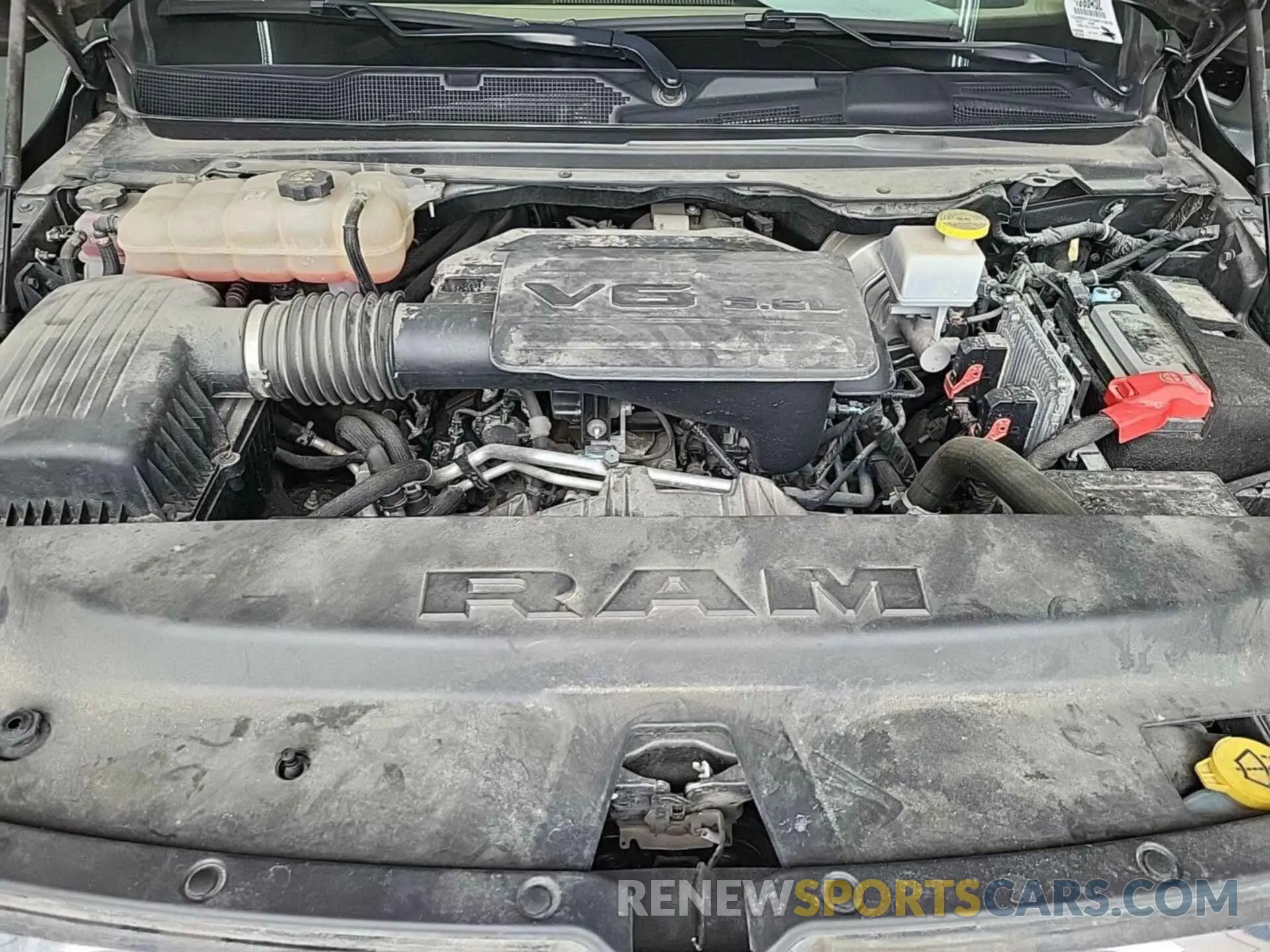 19 Photograph of a damaged car 1C6RRFFG1NN179039 RAM 1500 2022