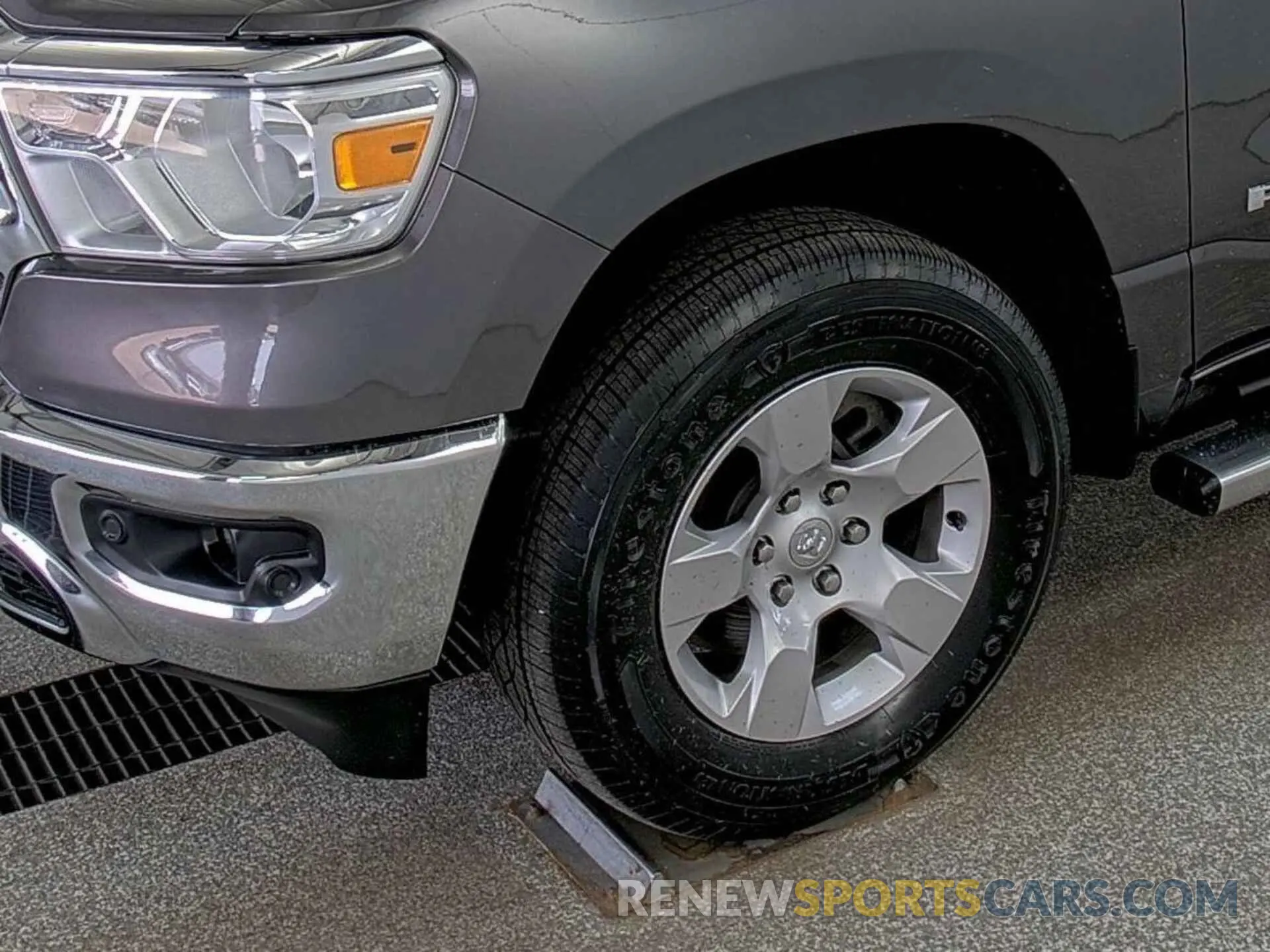 30 Photograph of a damaged car 1C6RRFFG1NN179039 RAM 1500 2022