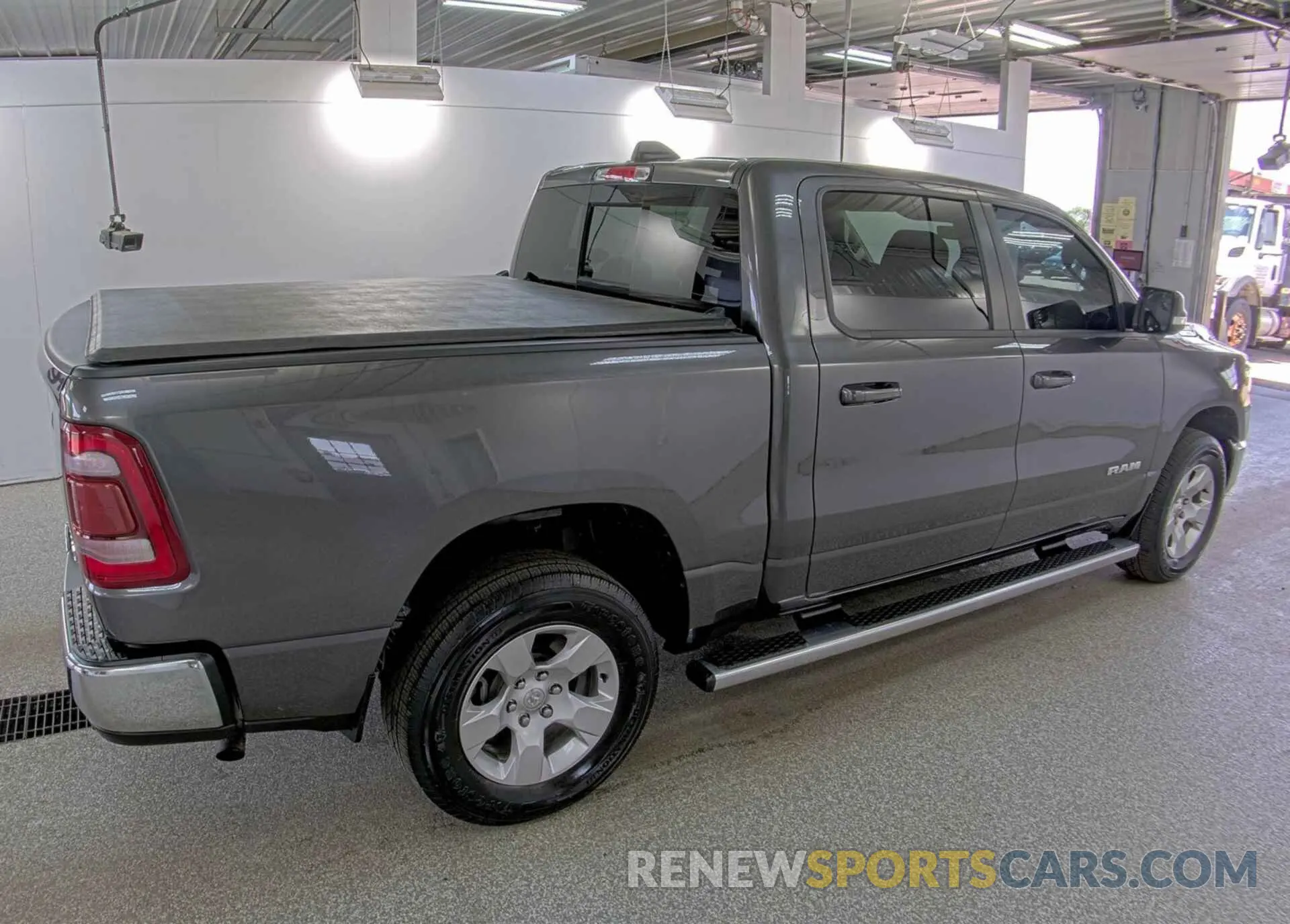 6 Photograph of a damaged car 1C6RRFFG1NN179039 RAM 1500 2022