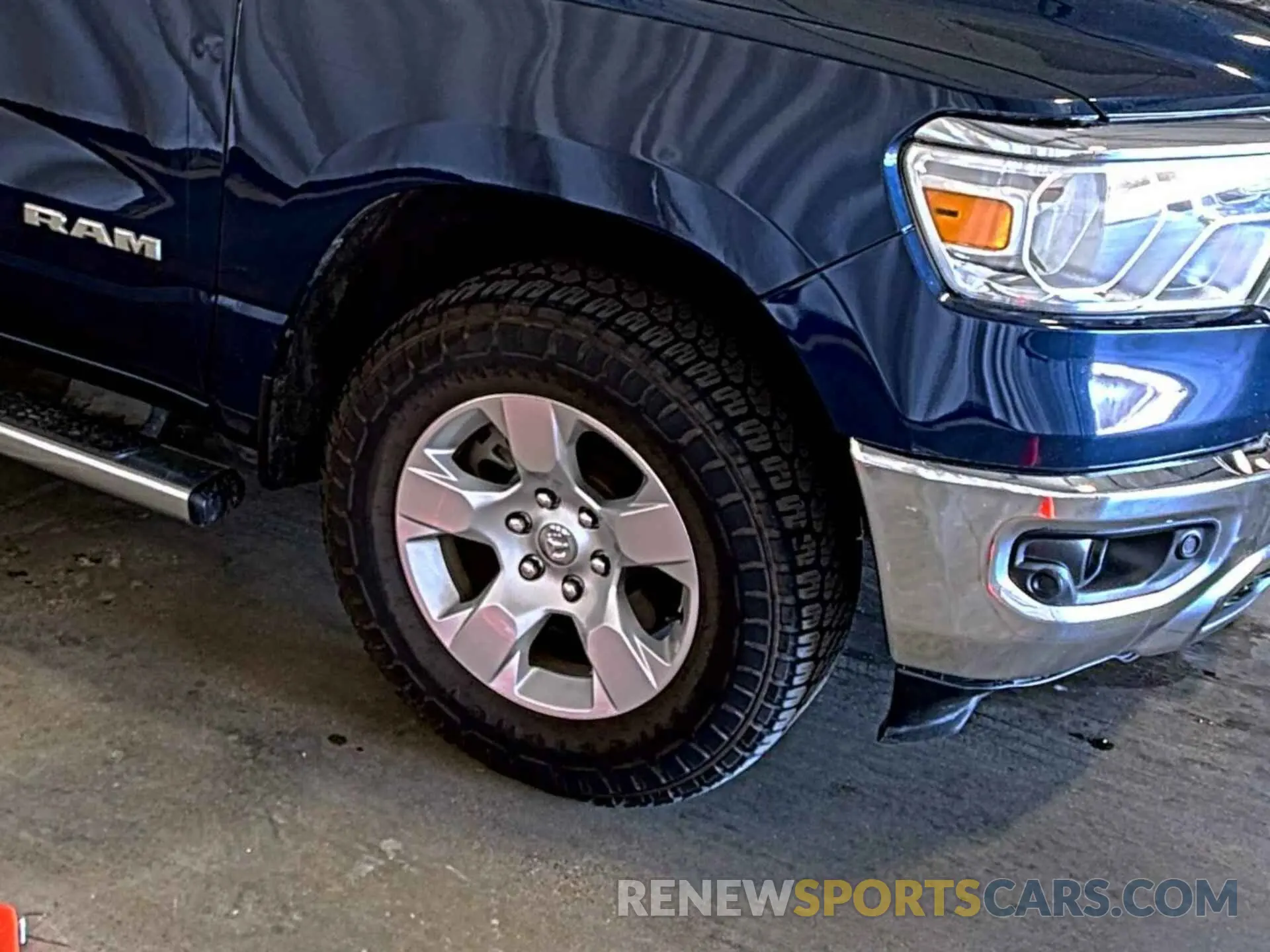 13 Photograph of a damaged car 1C6RRFFG1NN179042 RAM 1500 2022