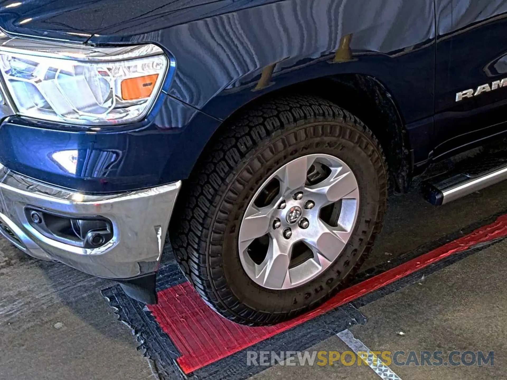 6 Photograph of a damaged car 1C6RRFFG1NN179042 RAM 1500 2022