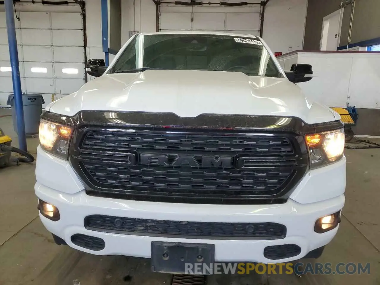5 Photograph of a damaged car 1C6RRFFG2NN395918 RAM 1500 2022