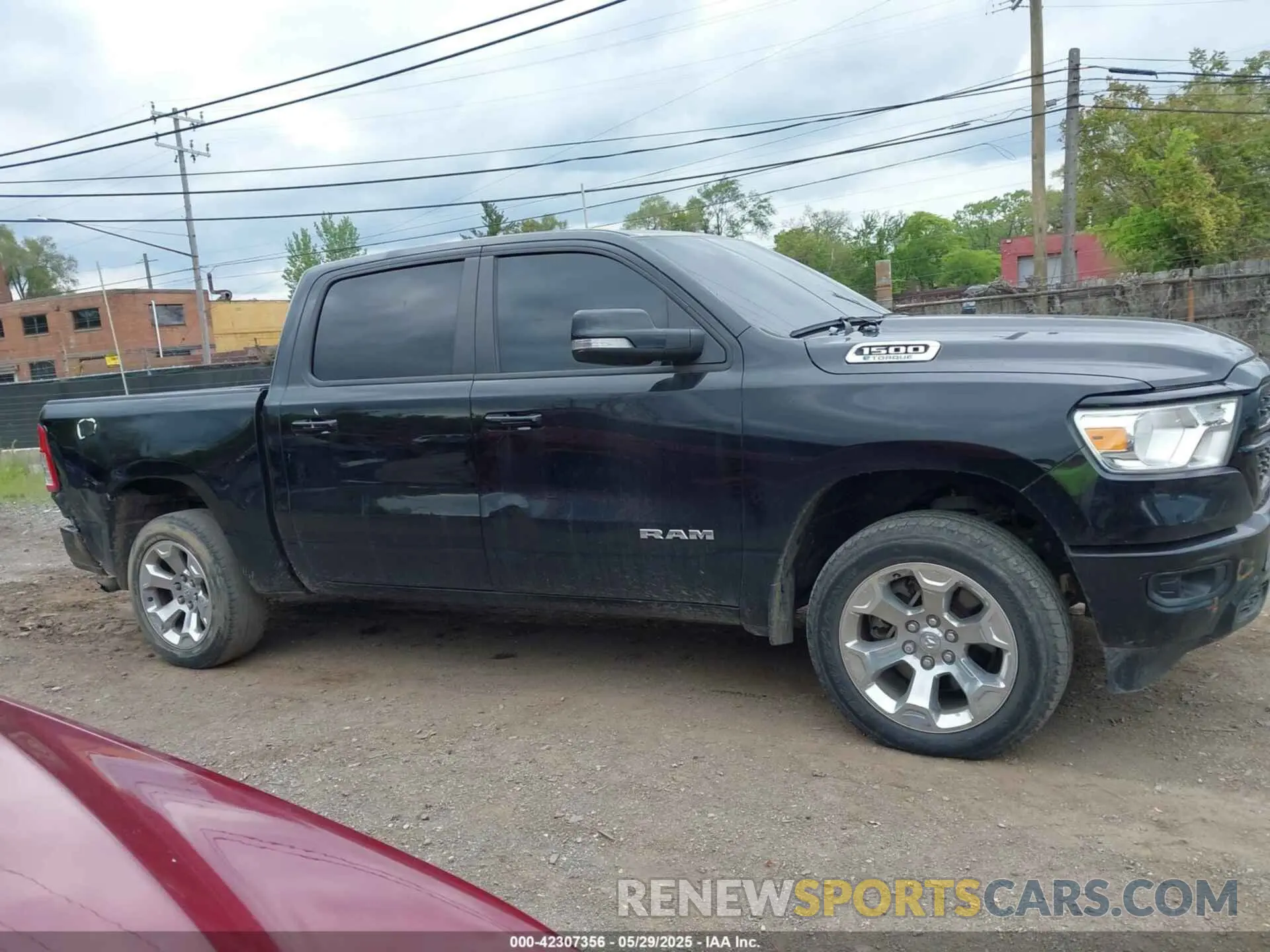 13 Photograph of a damaged car 1C6RRFFG2NN423975 RAM 1500 2022