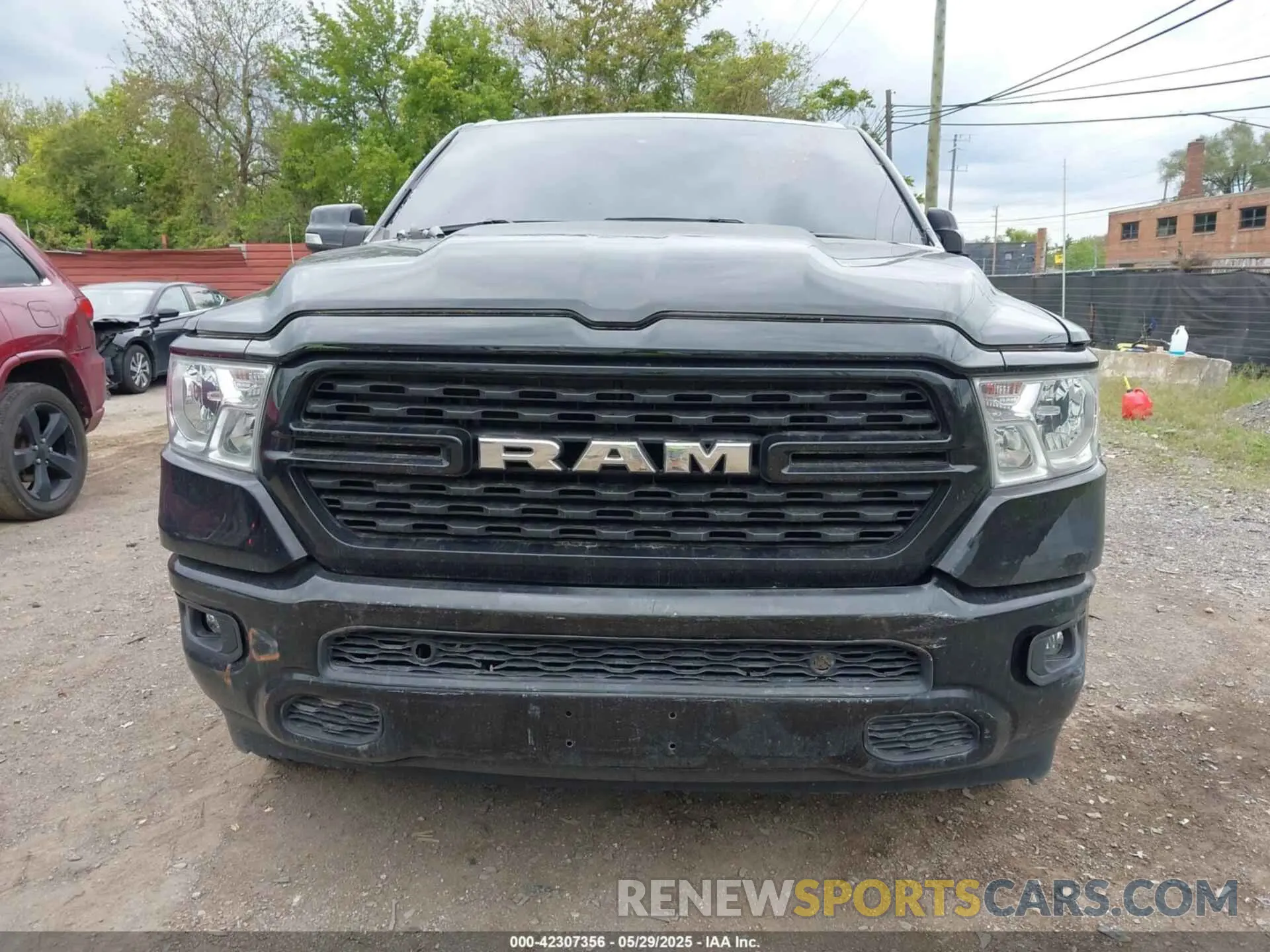 19 Photograph of a damaged car 1C6RRFFG2NN423975 RAM 1500 2022