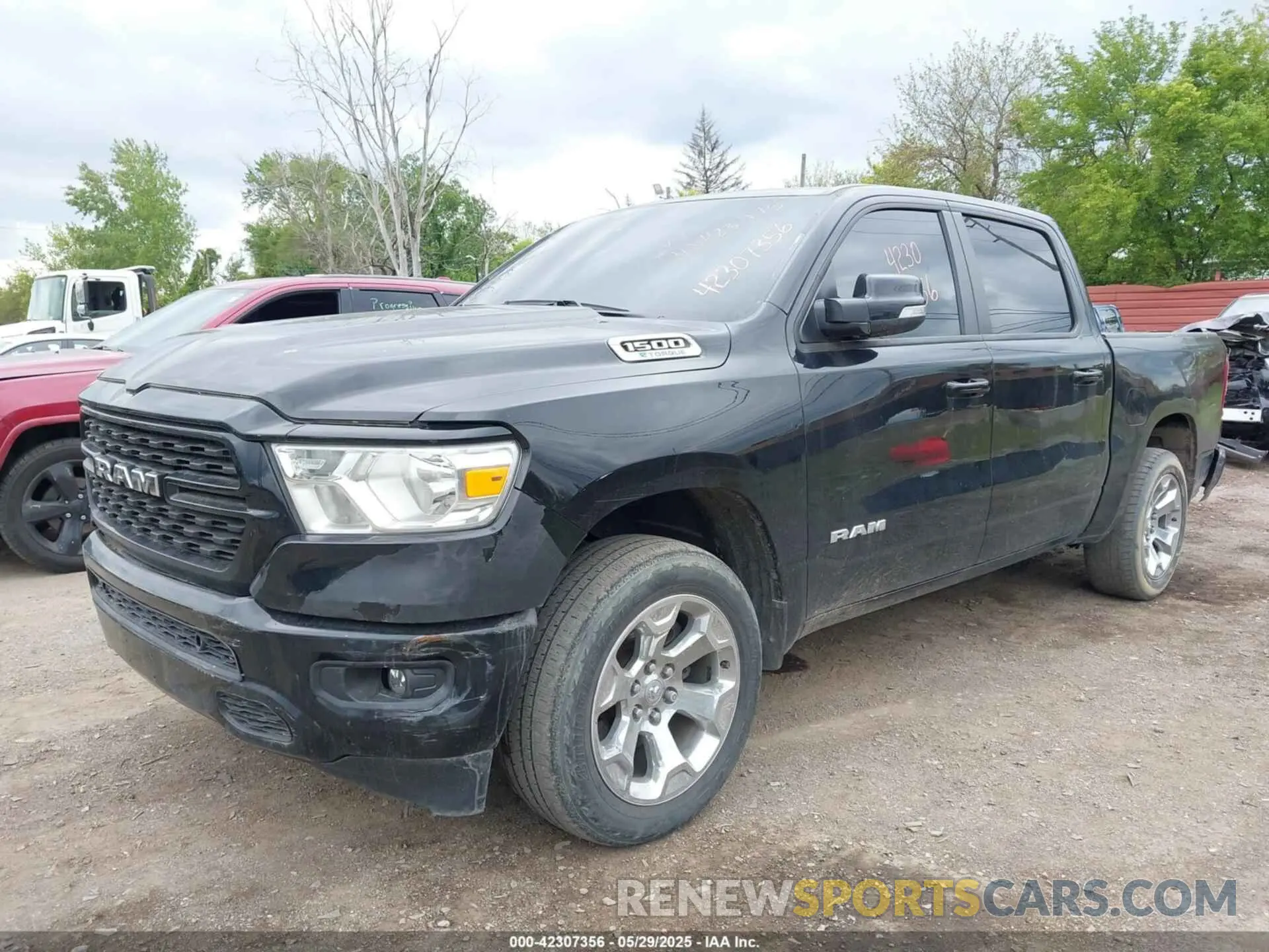 2 Photograph of a damaged car 1C6RRFFG2NN423975 RAM 1500 2022
