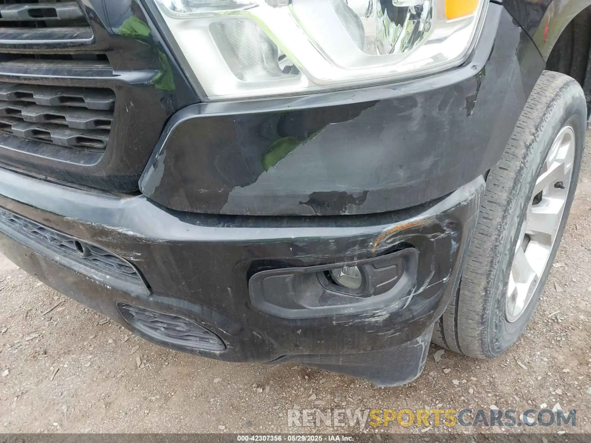 20 Photograph of a damaged car 1C6RRFFG2NN423975 RAM 1500 2022