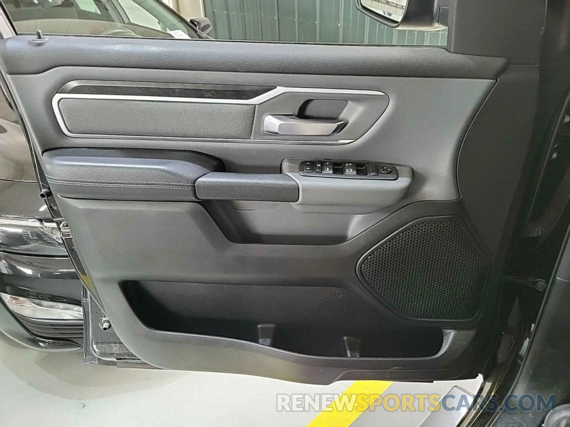 16 Photograph of a damaged car 1C6RRFFG3NN179009 RAM 1500 2022