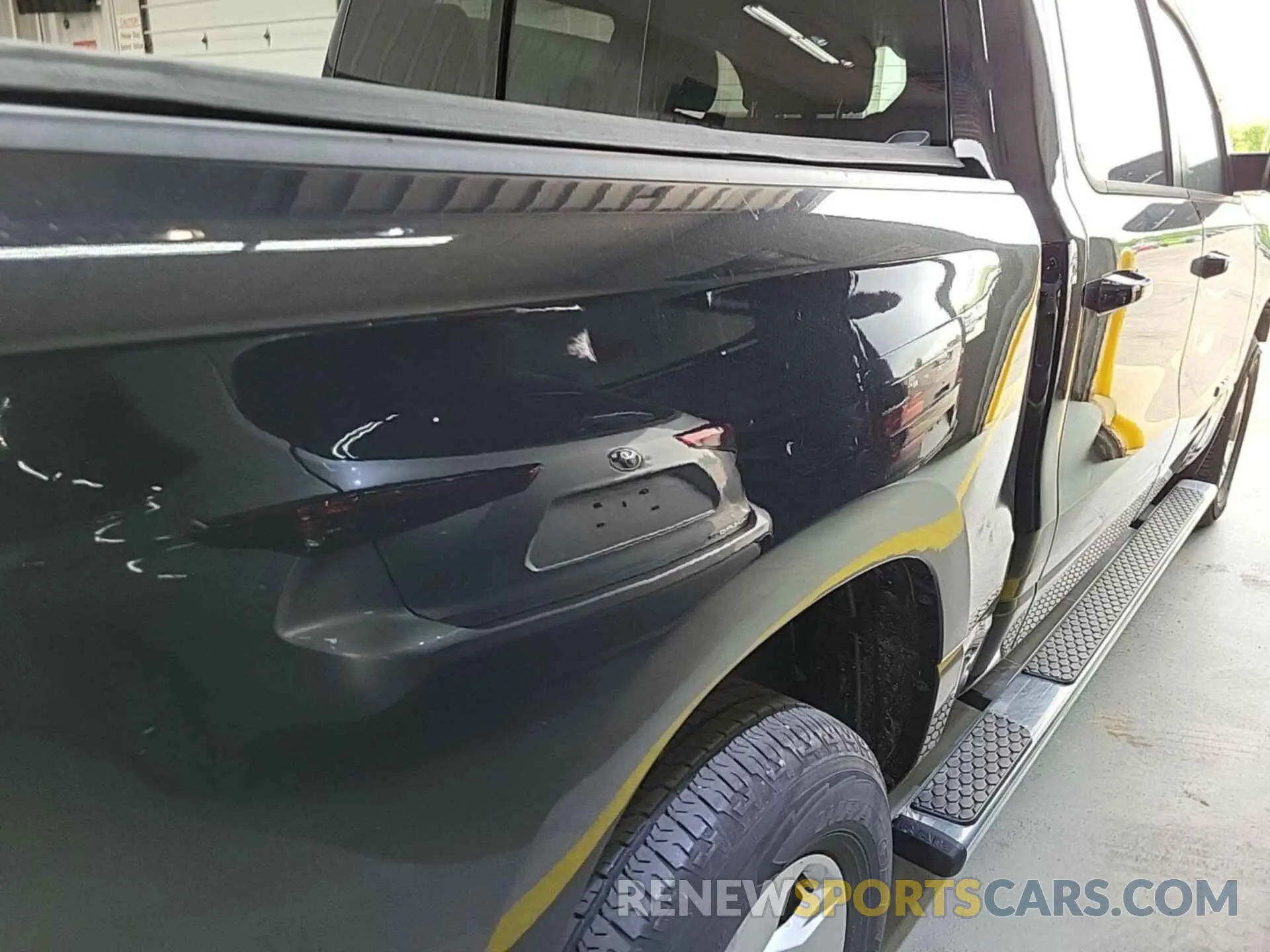 19 Photograph of a damaged car 1C6RRFFG3NN179009 RAM 1500 2022