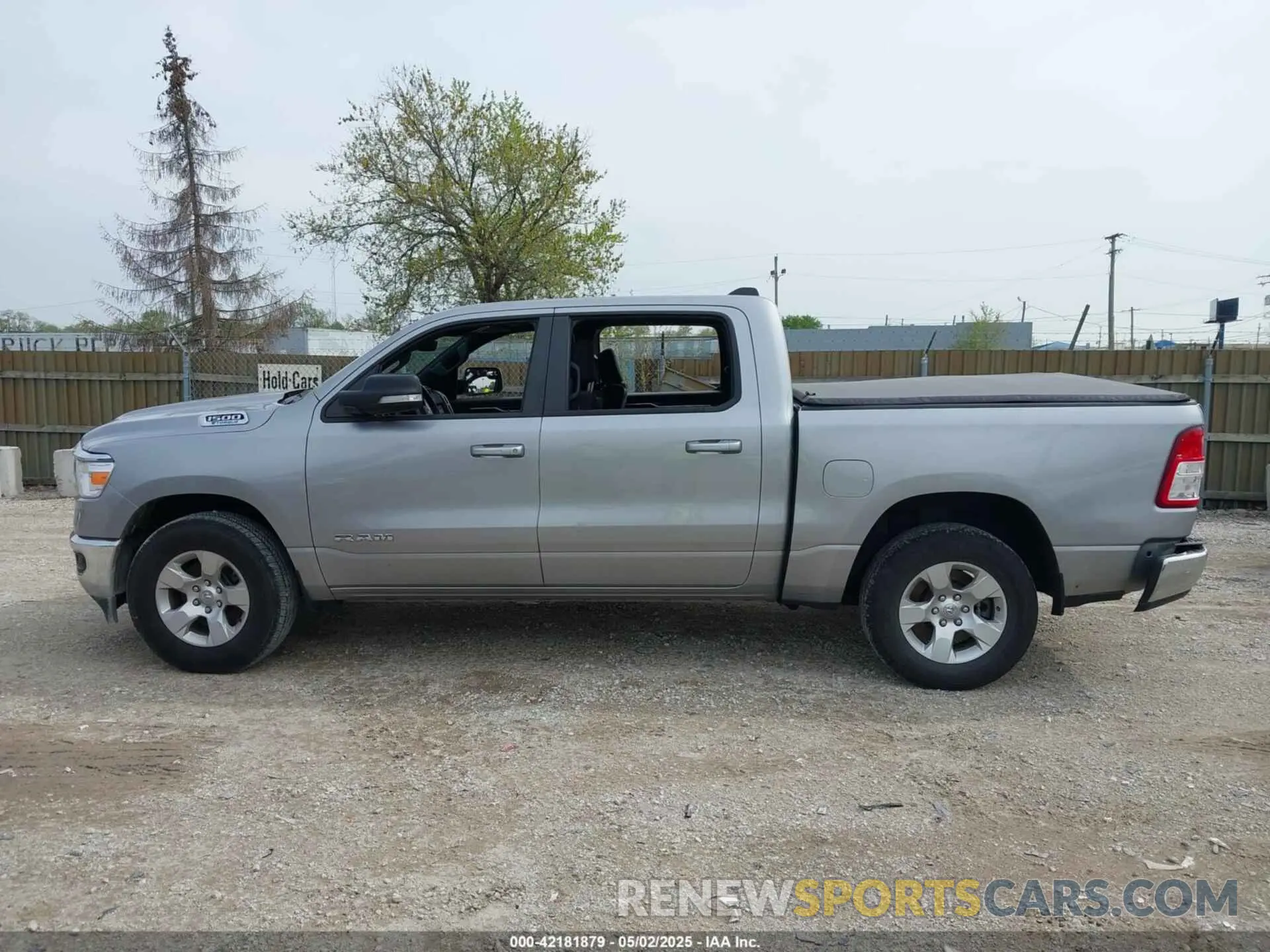 14 Photograph of a damaged car 1C6RRFFG3NN258356 RAM 1500 2022