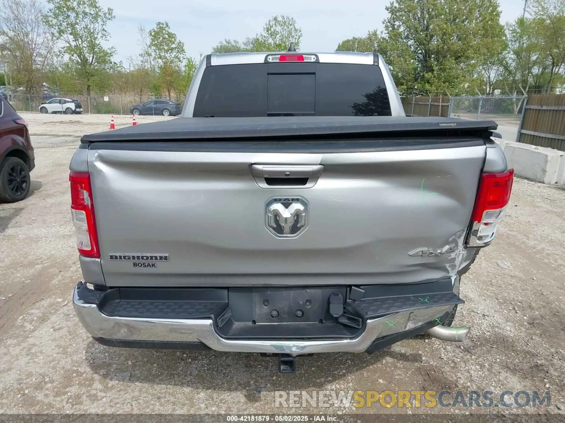 16 Photograph of a damaged car 1C6RRFFG3NN258356 RAM 1500 2022