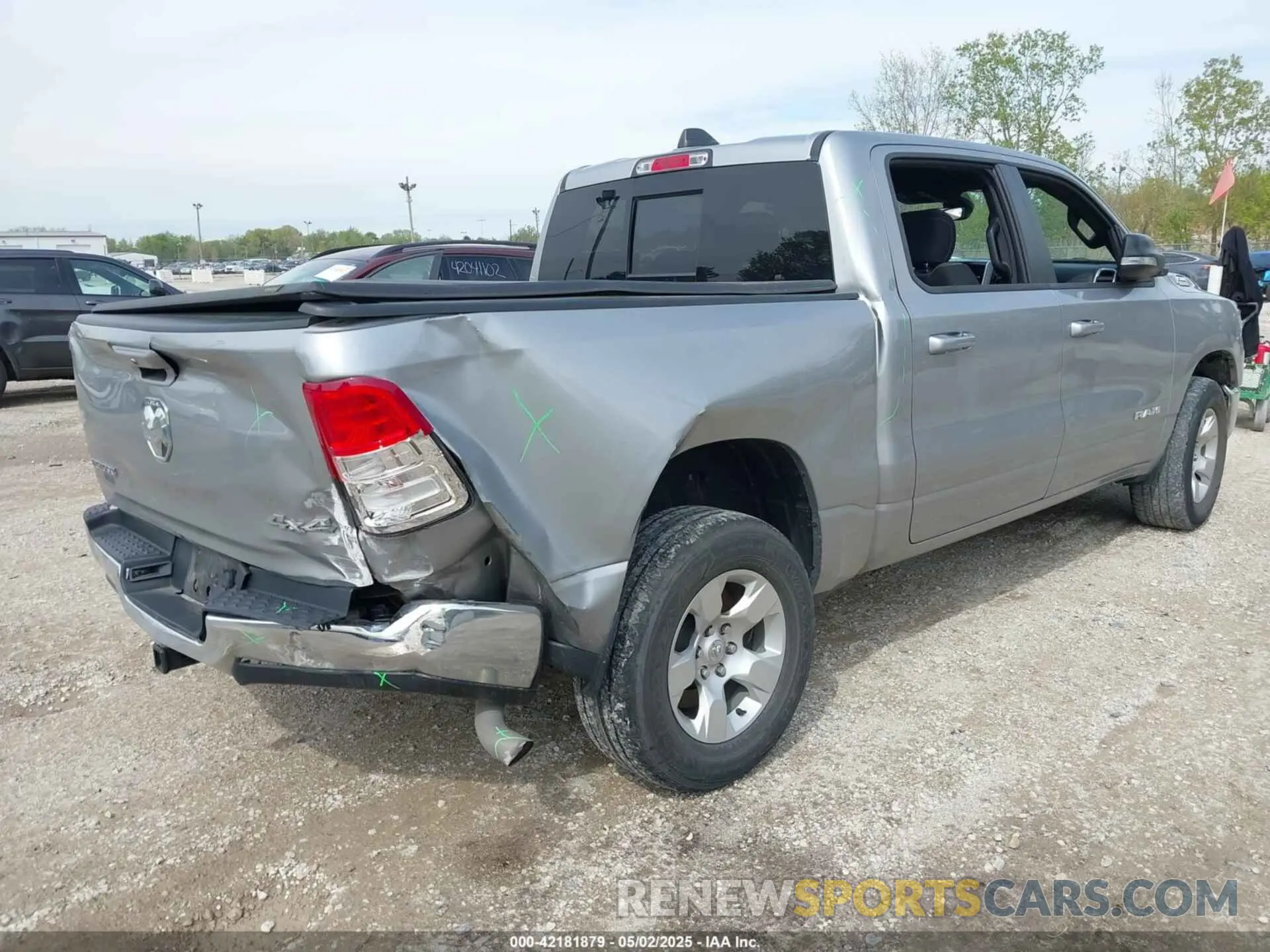4 Photograph of a damaged car 1C6RRFFG3NN258356 RAM 1500 2022
