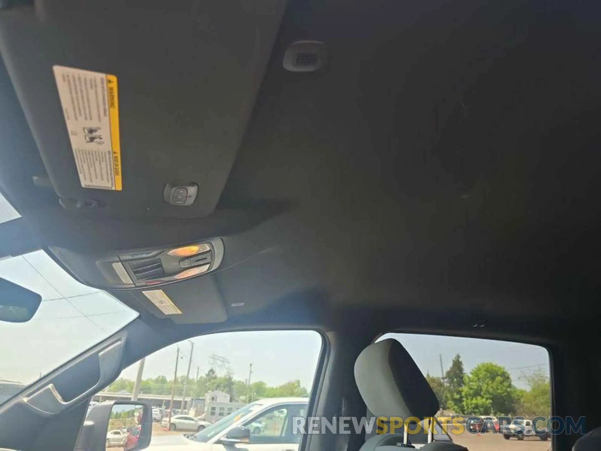 18 Photograph of a damaged car 1C6RRFFG4NN179021 RAM 1500 2022