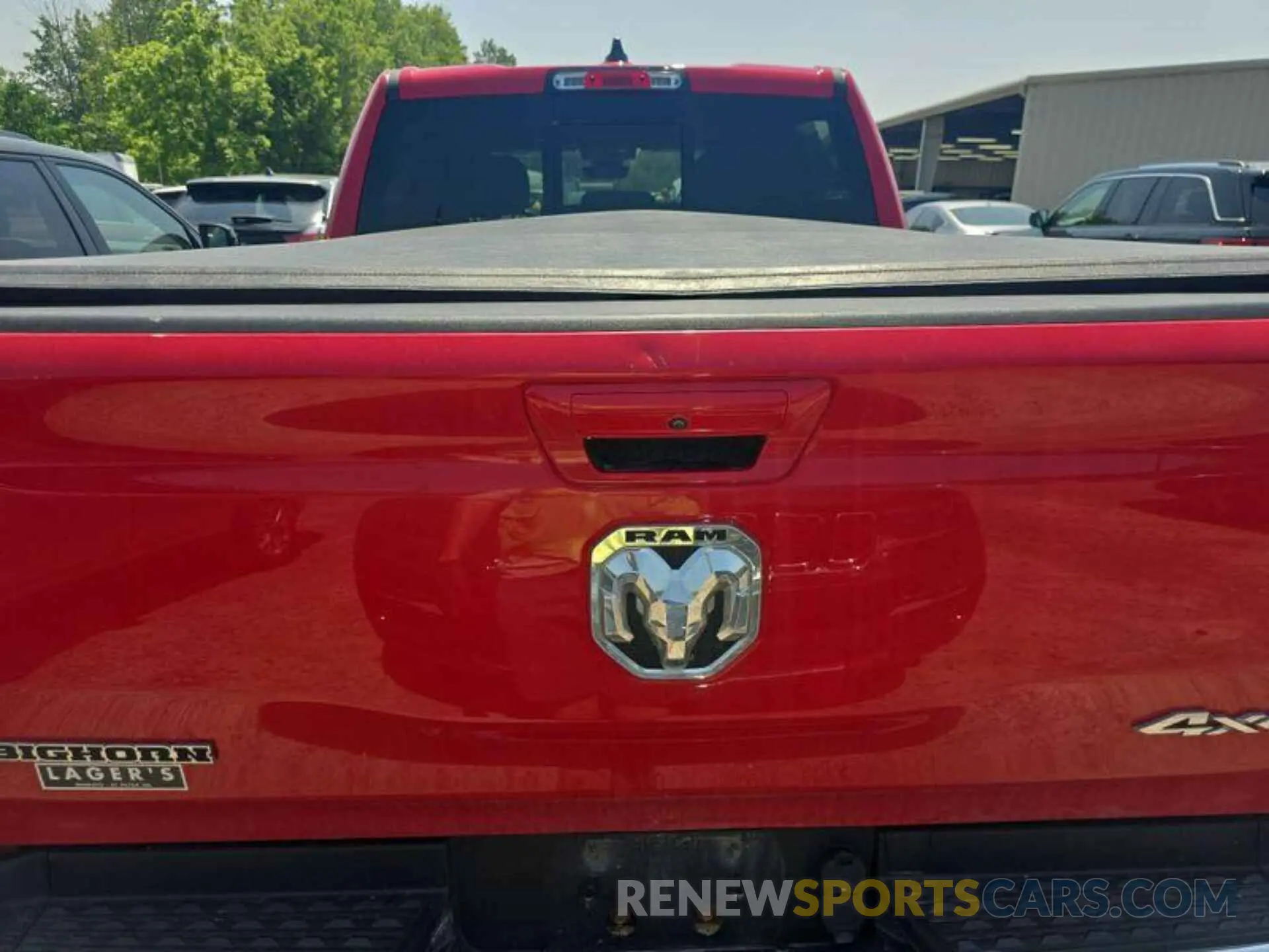 8 Photograph of a damaged car 1C6RRFFG4NN179021 RAM 1500 2022