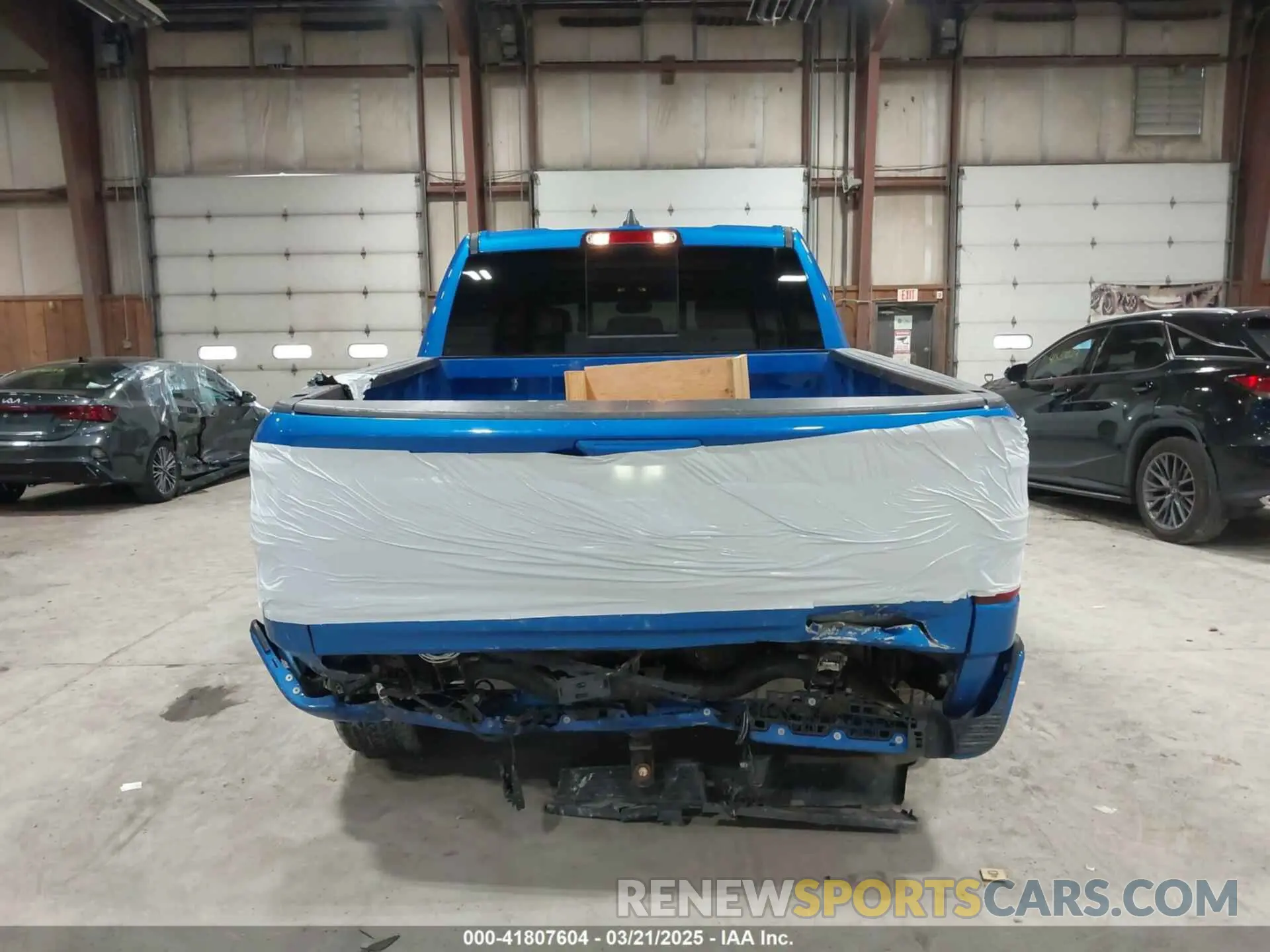 16 Photograph of a damaged car 1C6RRFFG4NN343089 RAM 1500 2022
