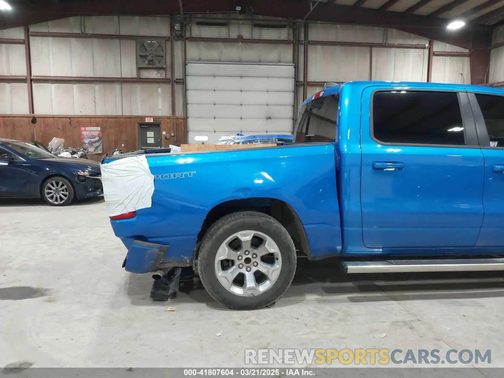 17 Photograph of a damaged car 1C6RRFFG4NN343089 RAM 1500 2022