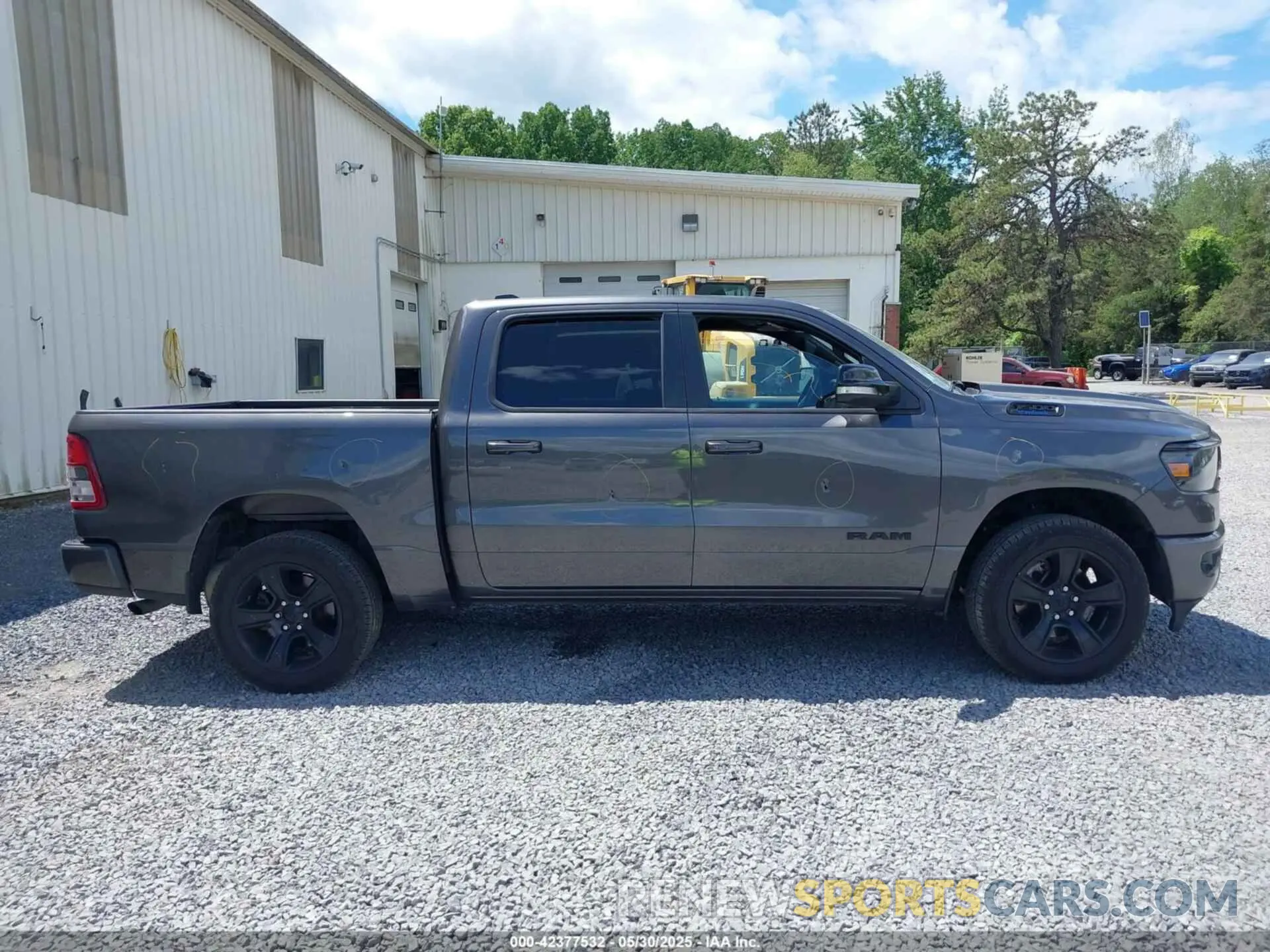 13 Photograph of a damaged car 1C6RRFFG4NN379347 RAM 1500 2022