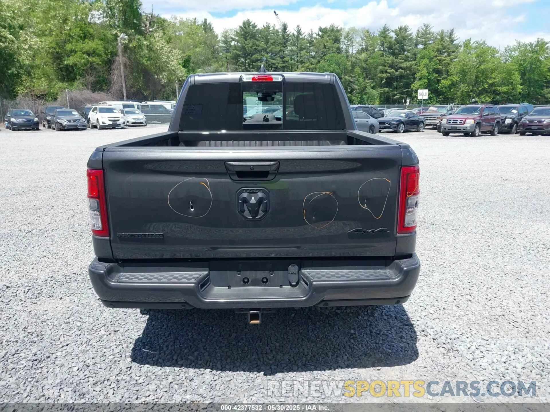 16 Photograph of a damaged car 1C6RRFFG4NN379347 RAM 1500 2022