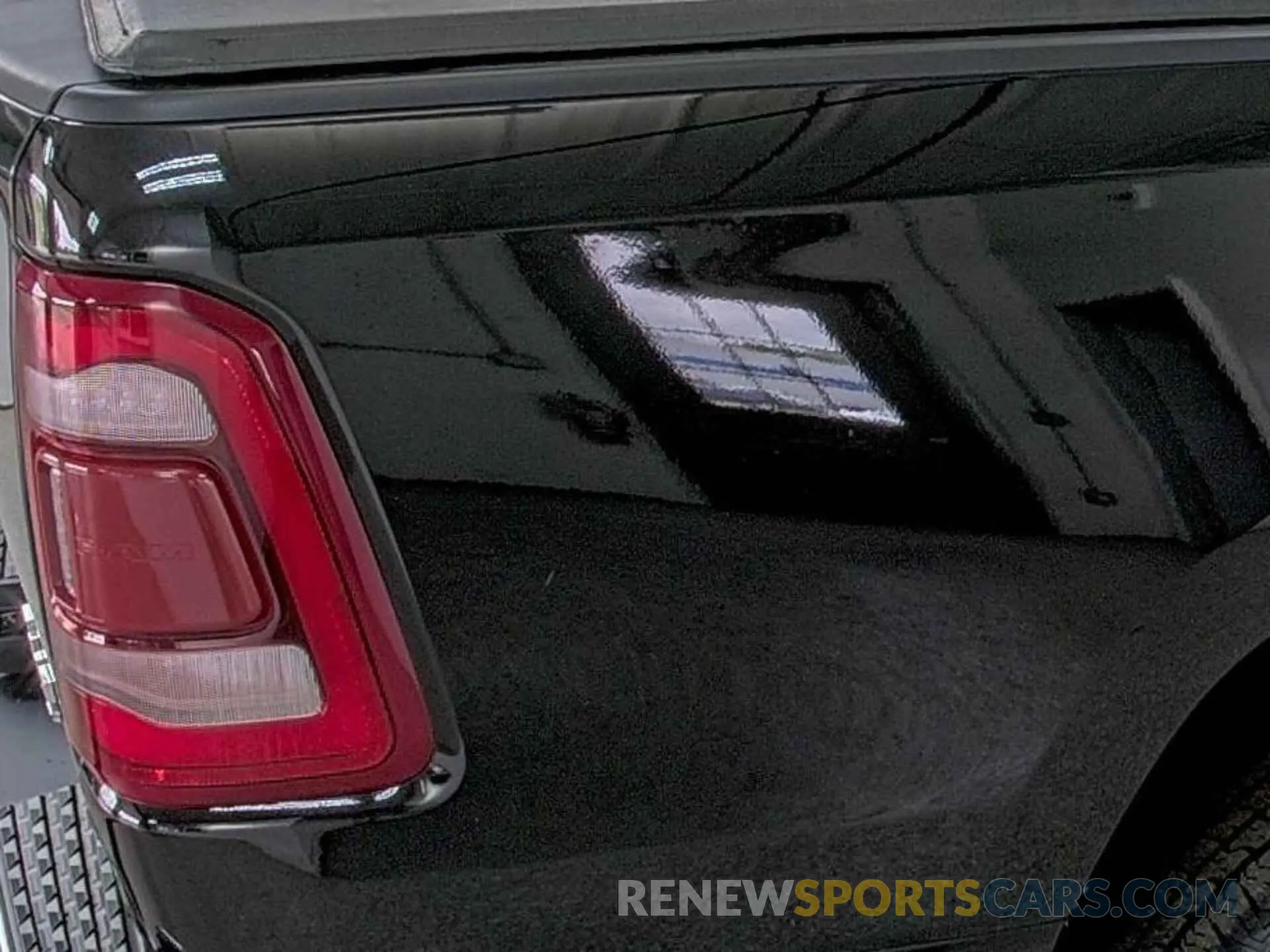 16 Photograph of a damaged car 1C6RRFFG5NN179027 RAM 1500 2022