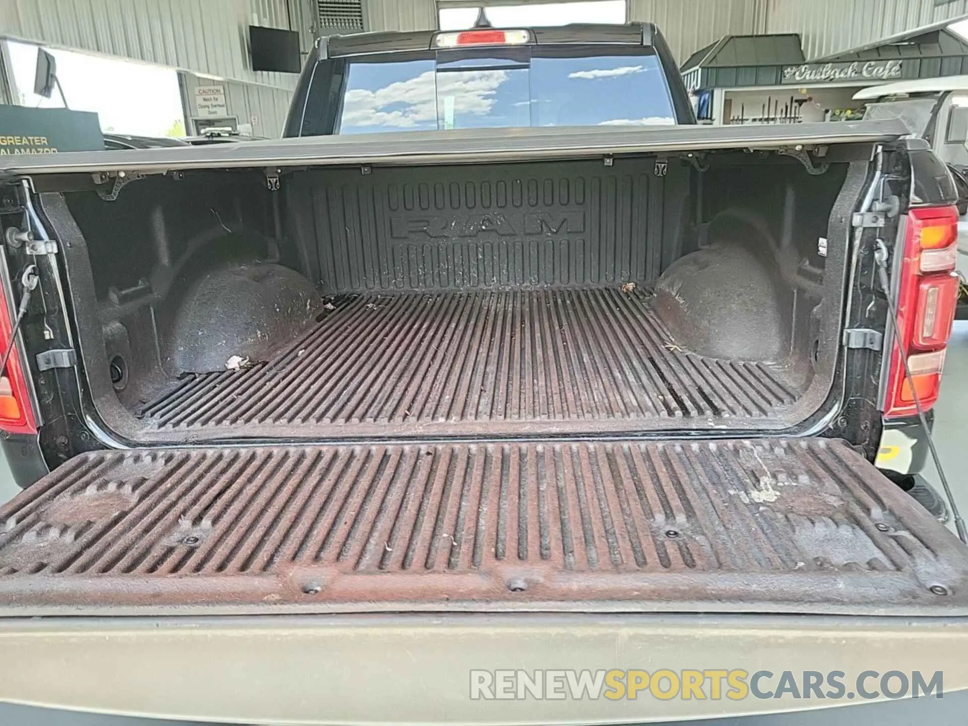 23 Photograph of a damaged car 1C6RRFFG5NN179027 RAM 1500 2022