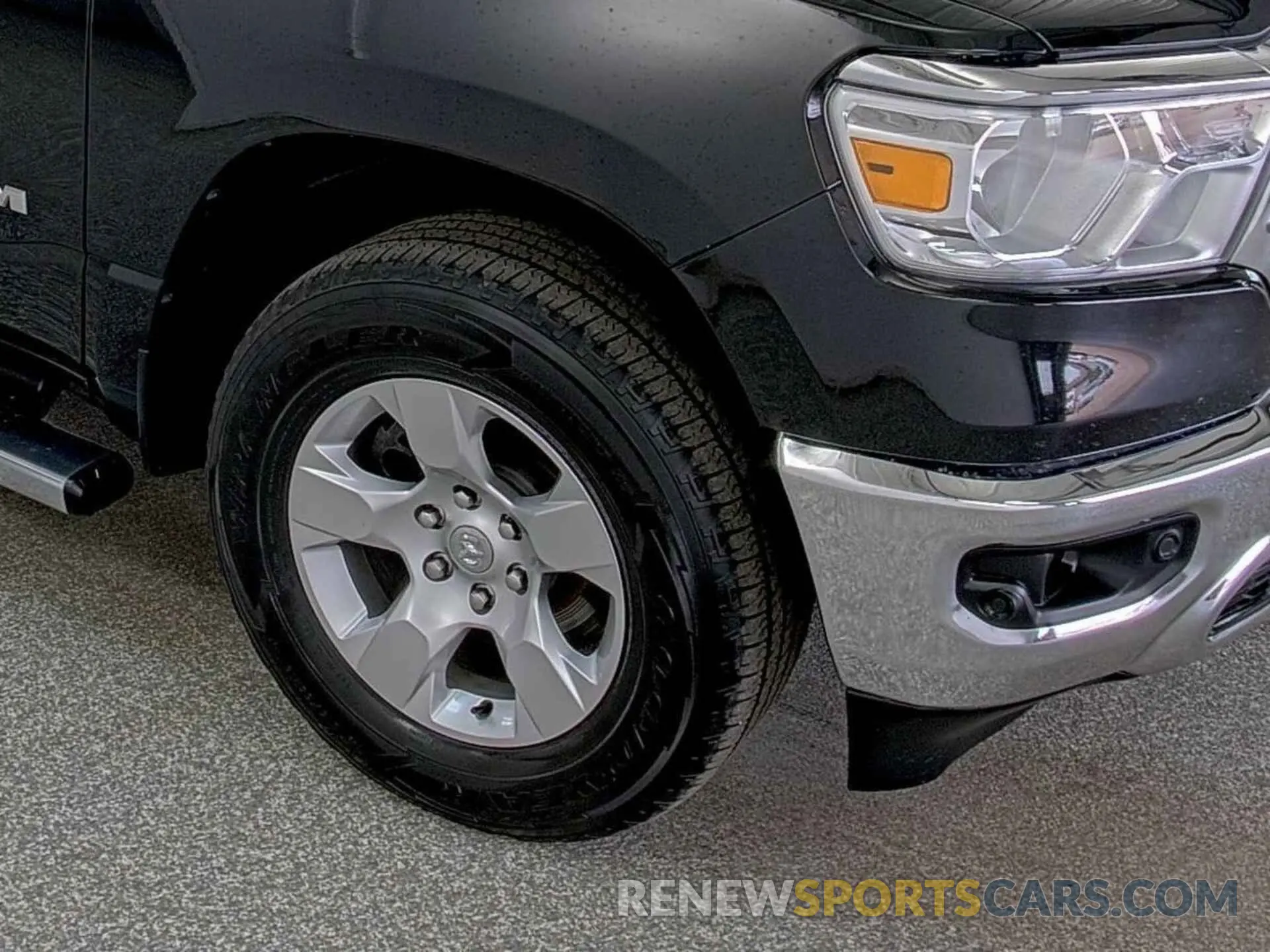 27 Photograph of a damaged car 1C6RRFFG5NN179027 RAM 1500 2022