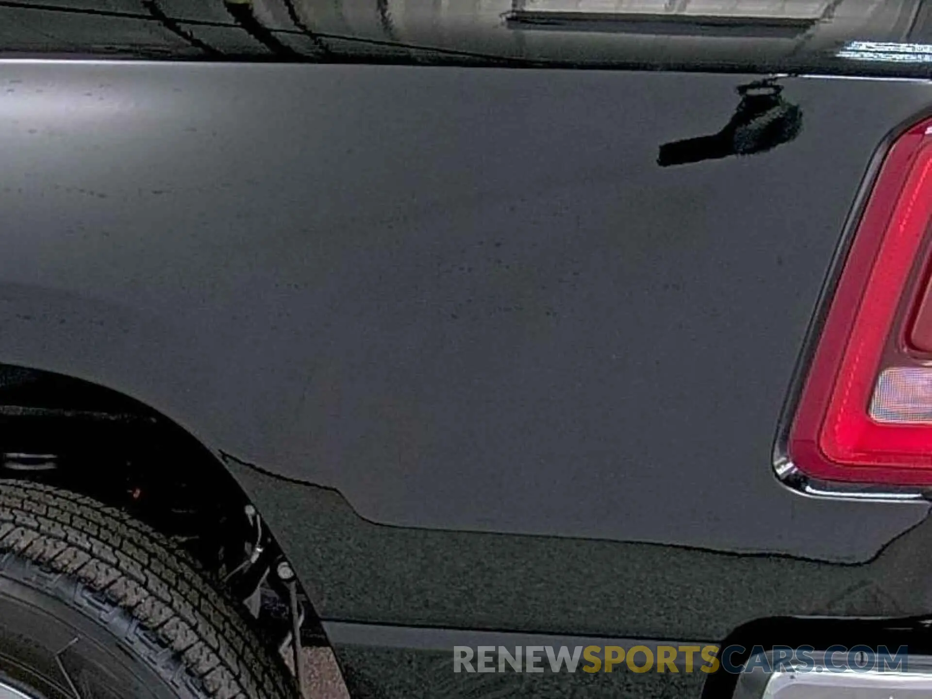 7 Photograph of a damaged car 1C6RRFFG5NN179027 RAM 1500 2022