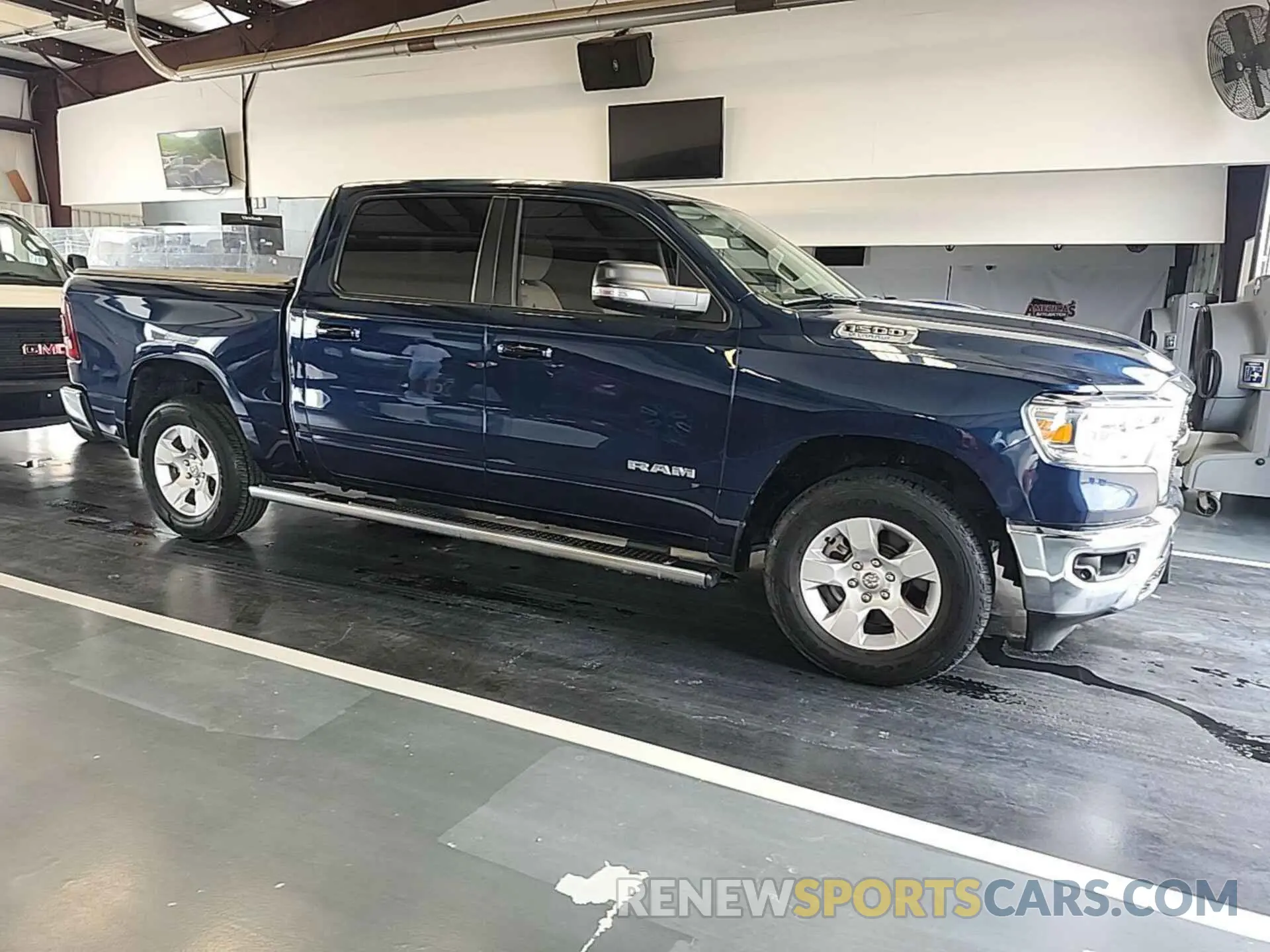 14 Photograph of a damaged car 1C6RRFFG5NN187807 RAM 1500 2022