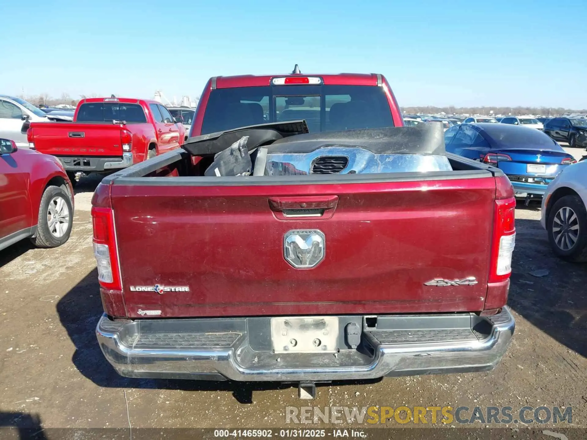 16 Photograph of a damaged car 1C6RRFFG5NN298325 RAM 1500 2022