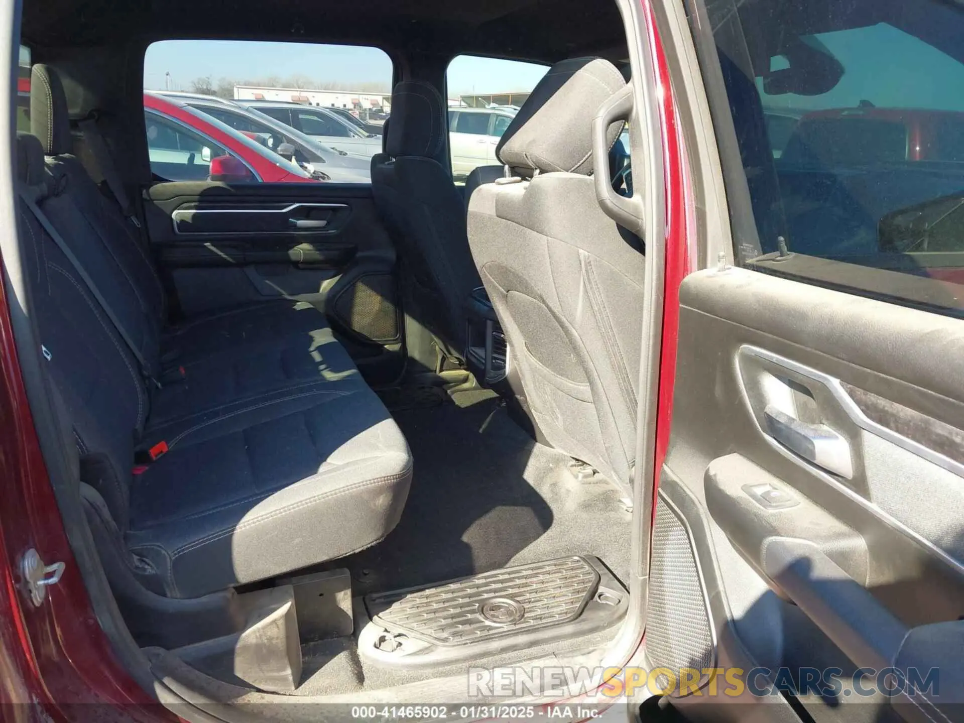 8 Photograph of a damaged car 1C6RRFFG5NN298325 RAM 1500 2022
