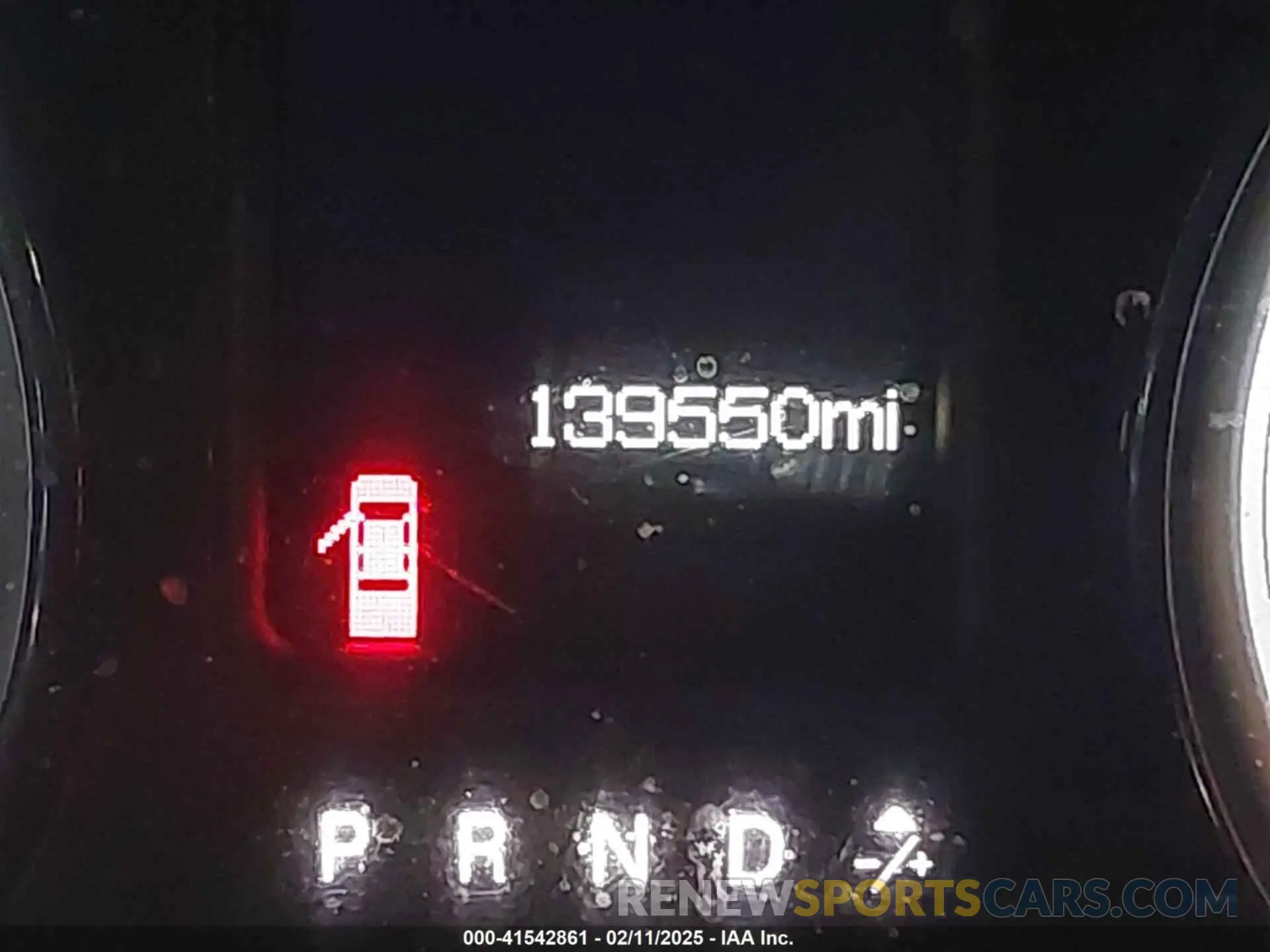 14 Photograph of a damaged car 1C6RRFFG5NN327726 RAM 1500 2022