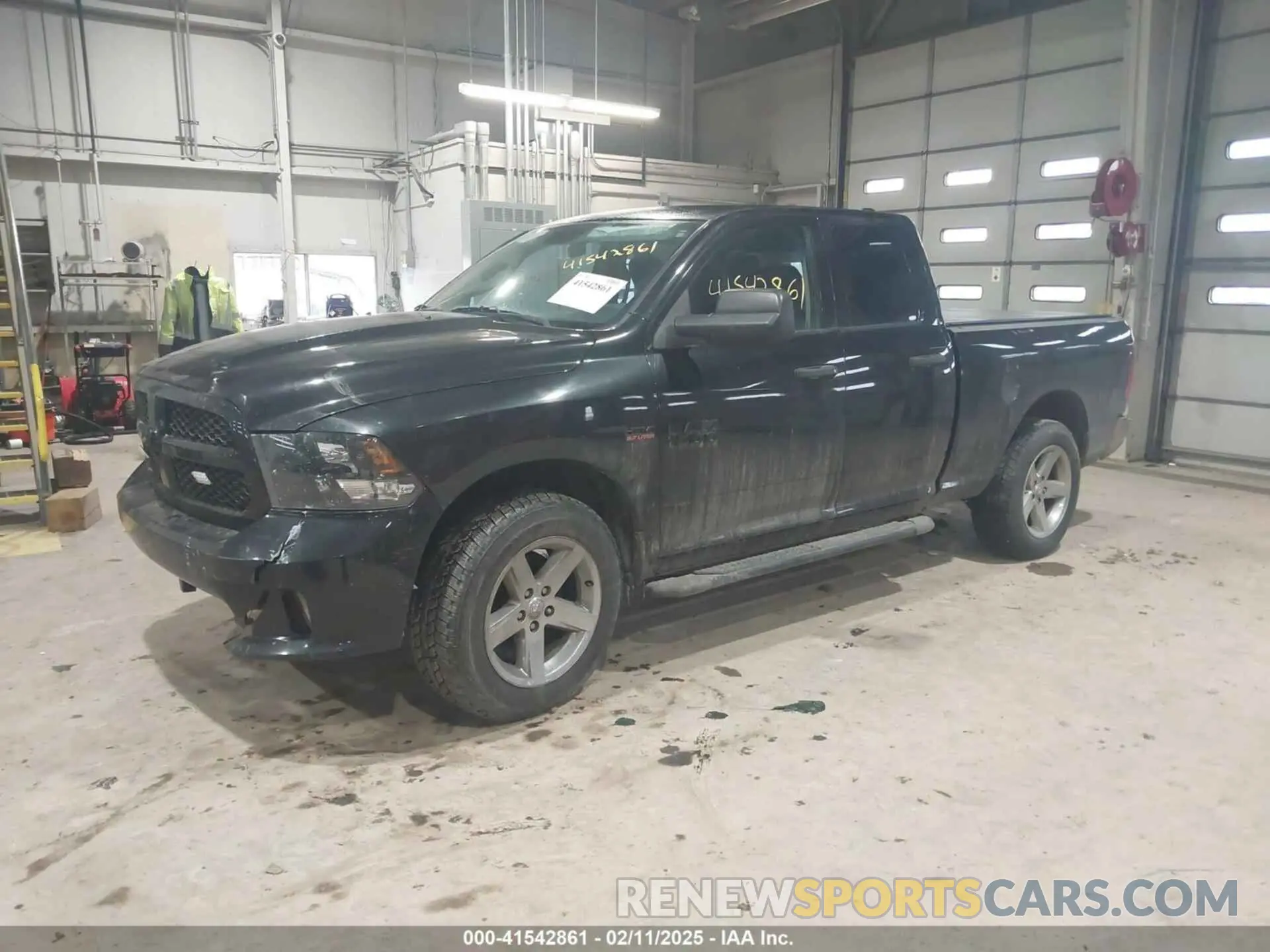2 Photograph of a damaged car 1C6RRFFG5NN327726 RAM 1500 2022