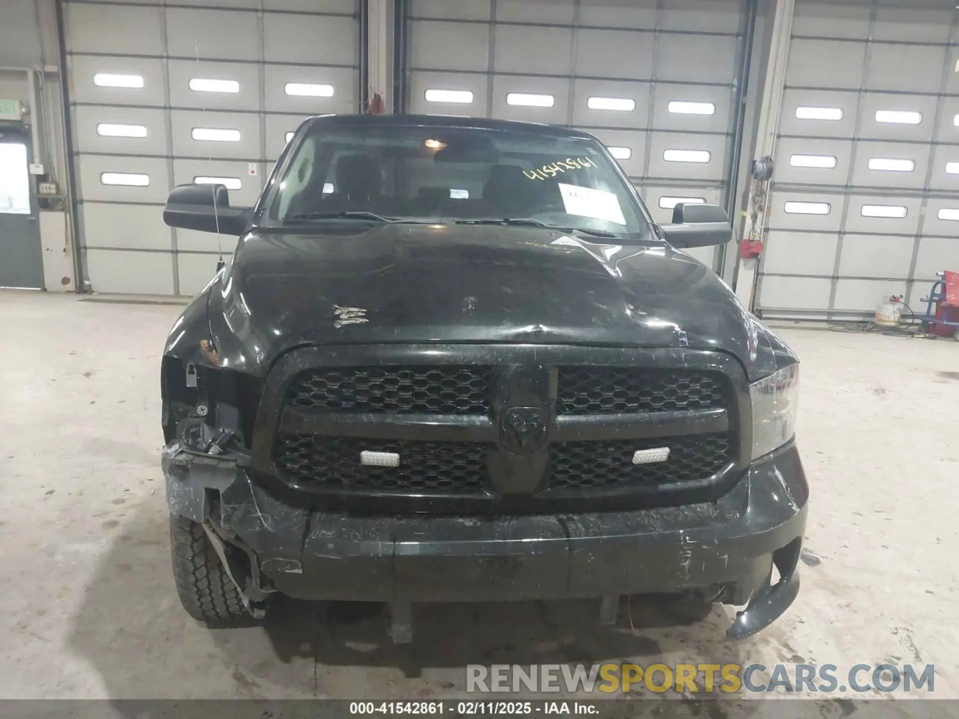 6 Photograph of a damaged car 1C6RRFFG5NN327726 RAM 1500 2022