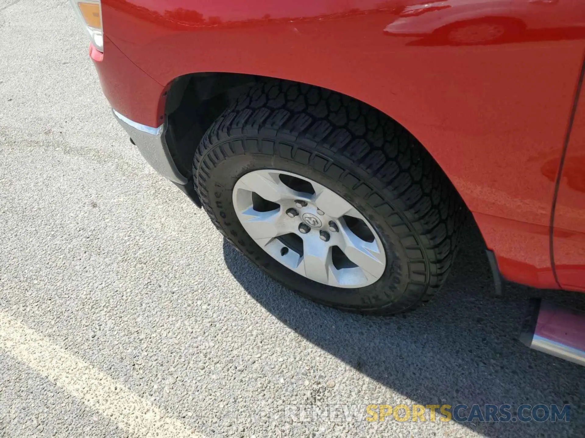 6 Photograph of a damaged car 1C6RRFFG6NN178985 RAM 1500 2022