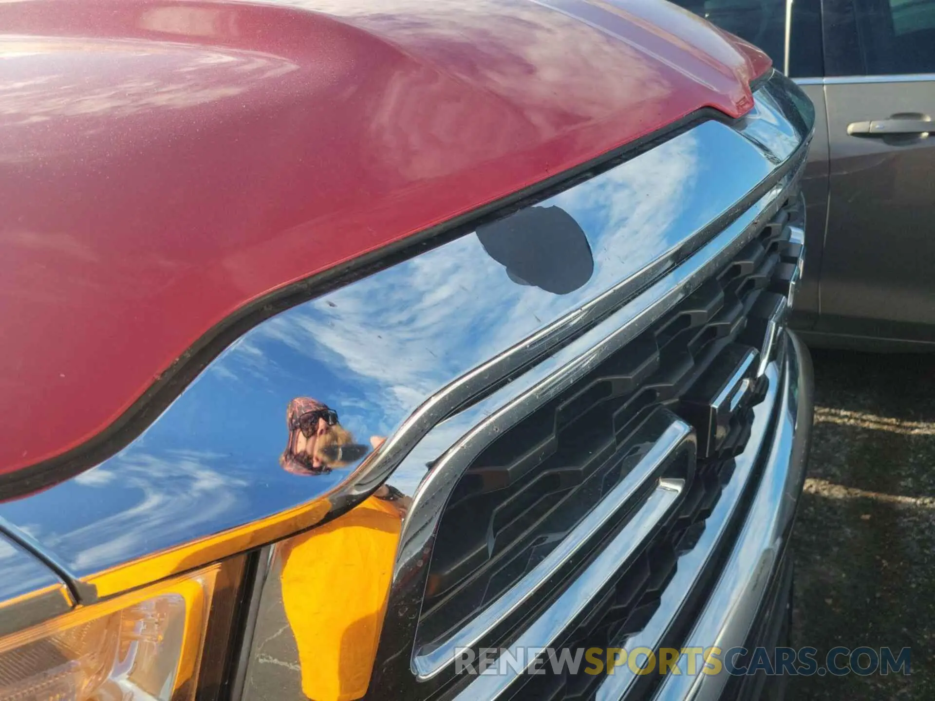 33 Photograph of a damaged car 1C6RRFFG6NN179022 RAM 1500 2022
