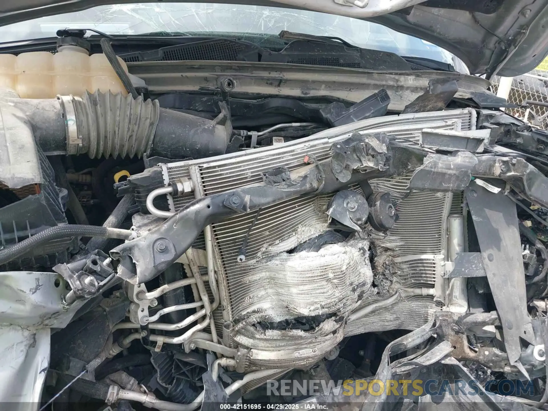 10 Photograph of a damaged car 1C6RRFFG6NN343191 RAM 1500 2022