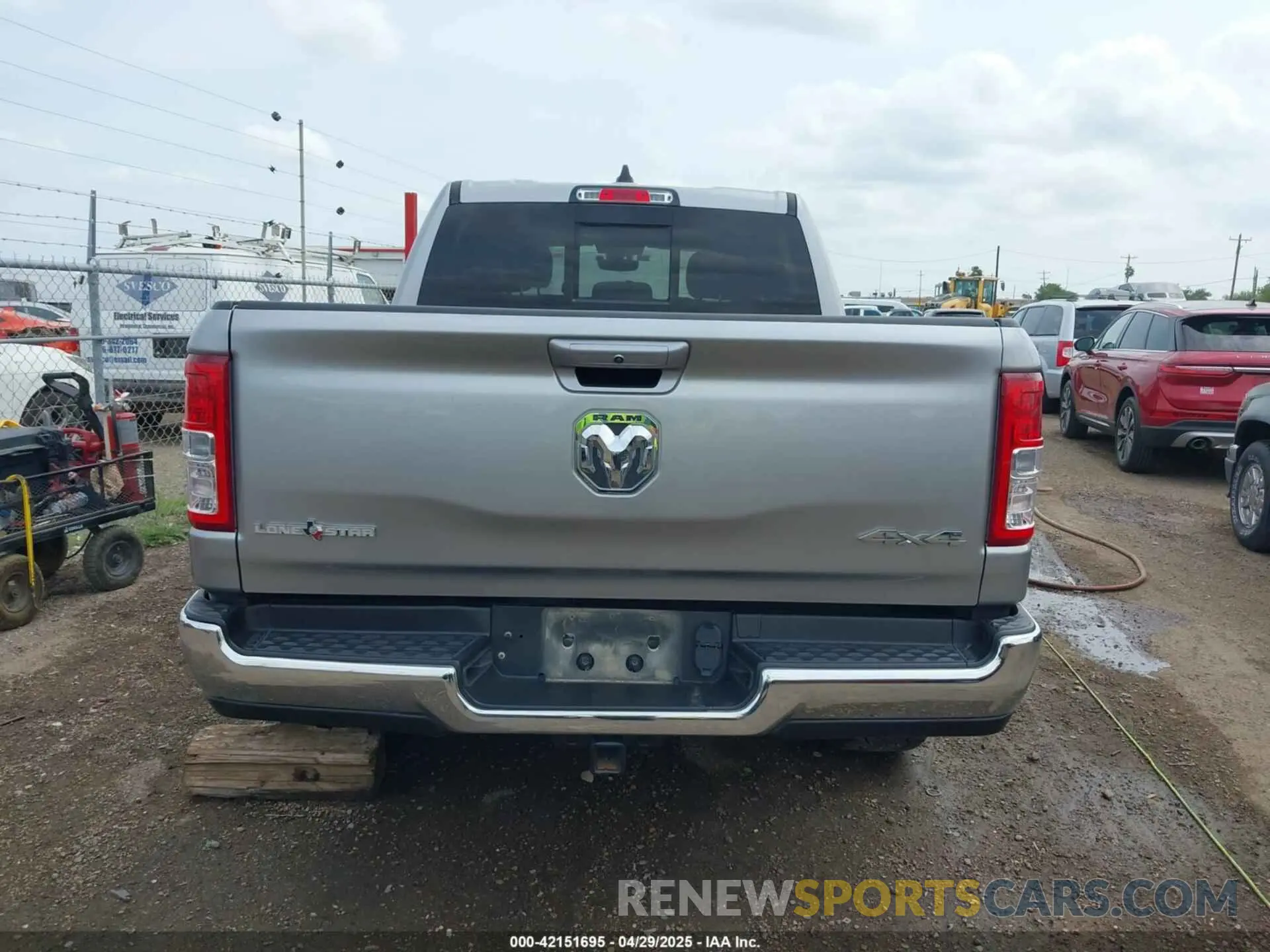 16 Photograph of a damaged car 1C6RRFFG6NN343191 RAM 1500 2022