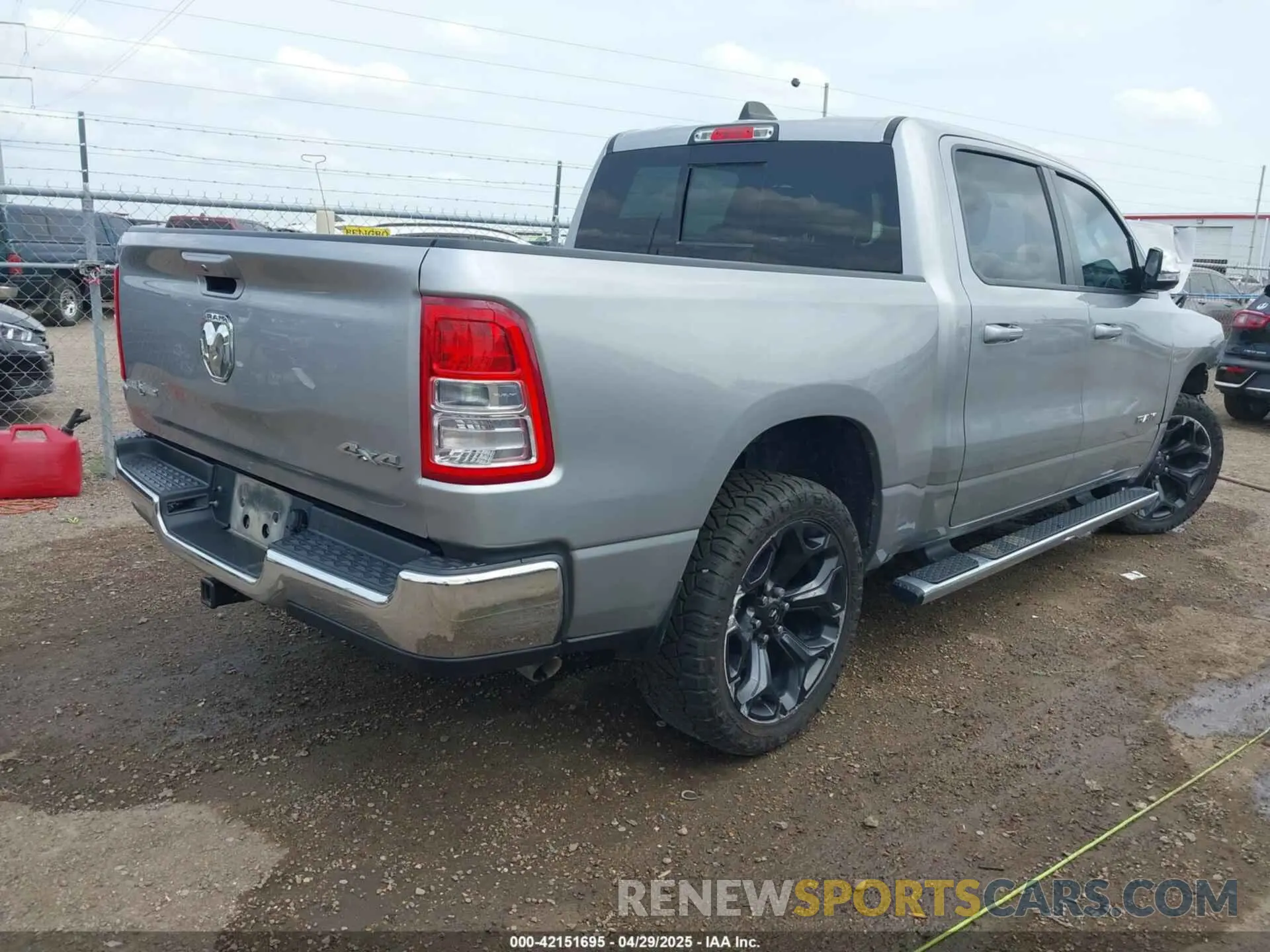 4 Photograph of a damaged car 1C6RRFFG6NN343191 RAM 1500 2022
